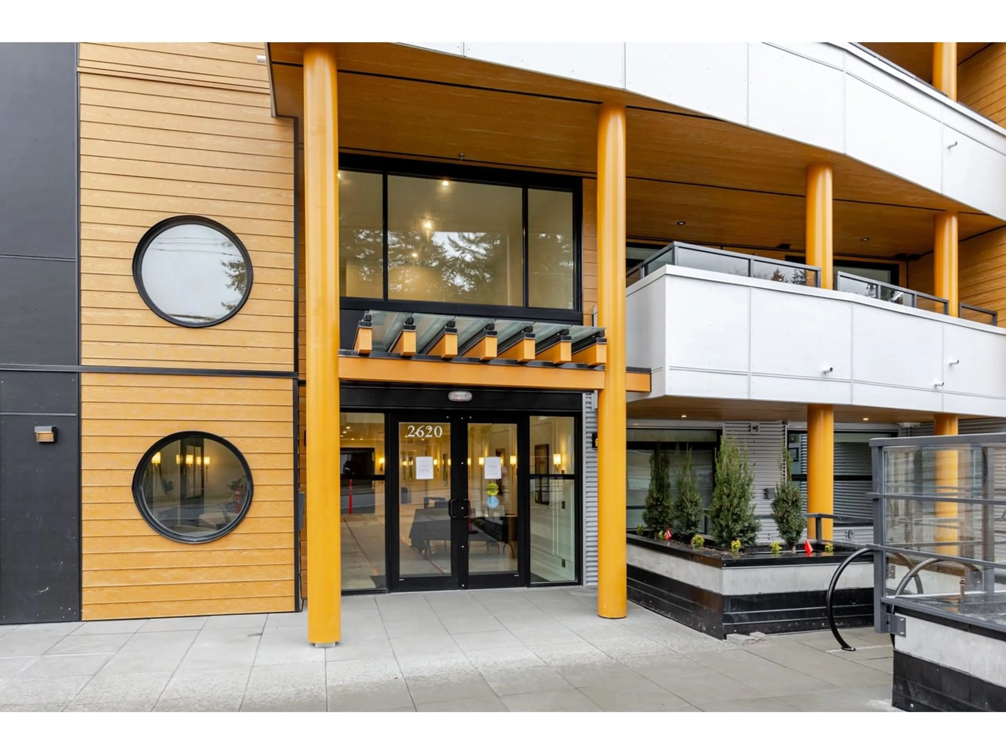 Indoor foyer for 110 - 2620 152, Surrey British Columbia V4P0H8