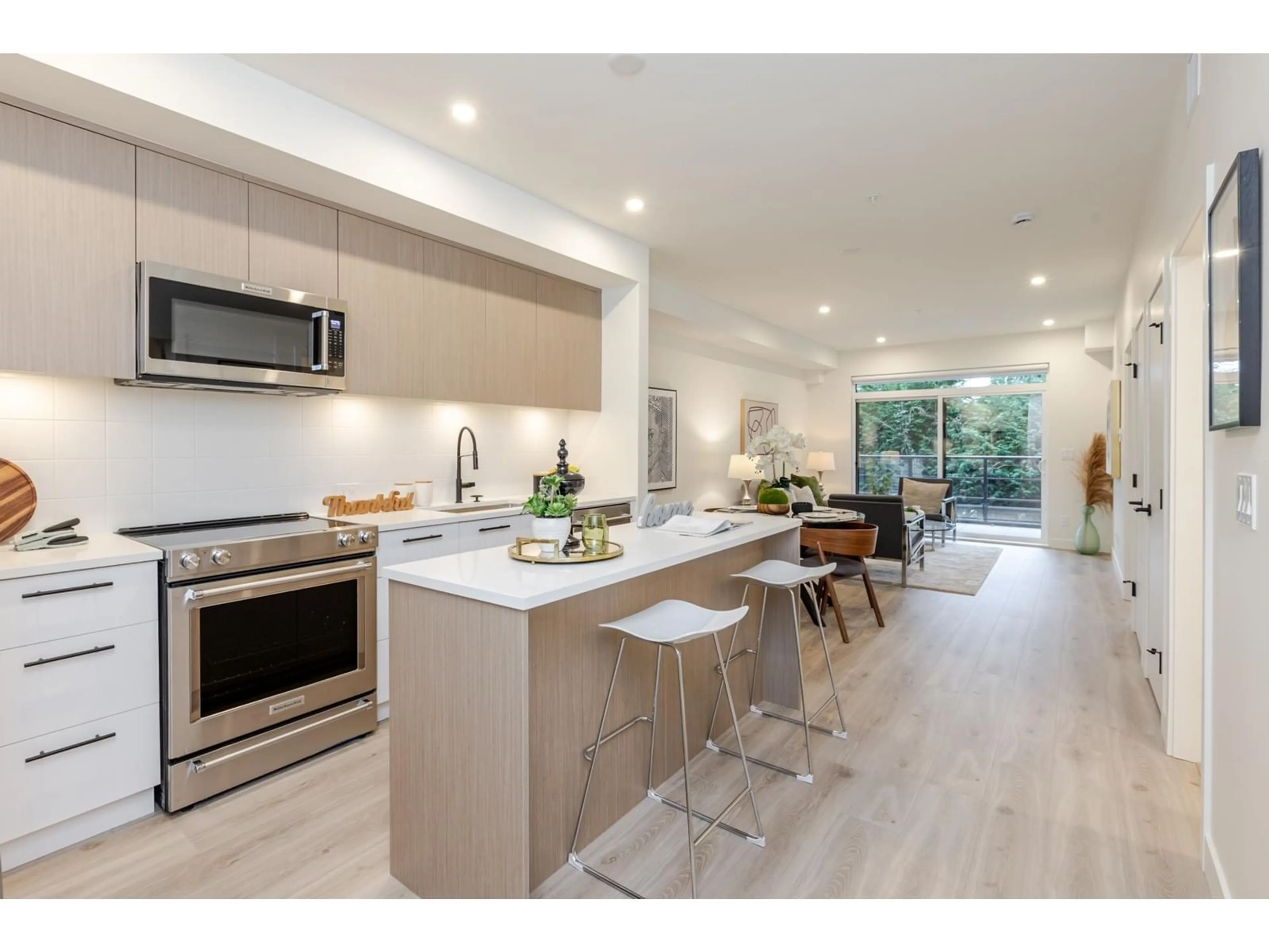 Open concept kitchen, unknown for 110 - 2620 152, Surrey British Columbia V4P0H8