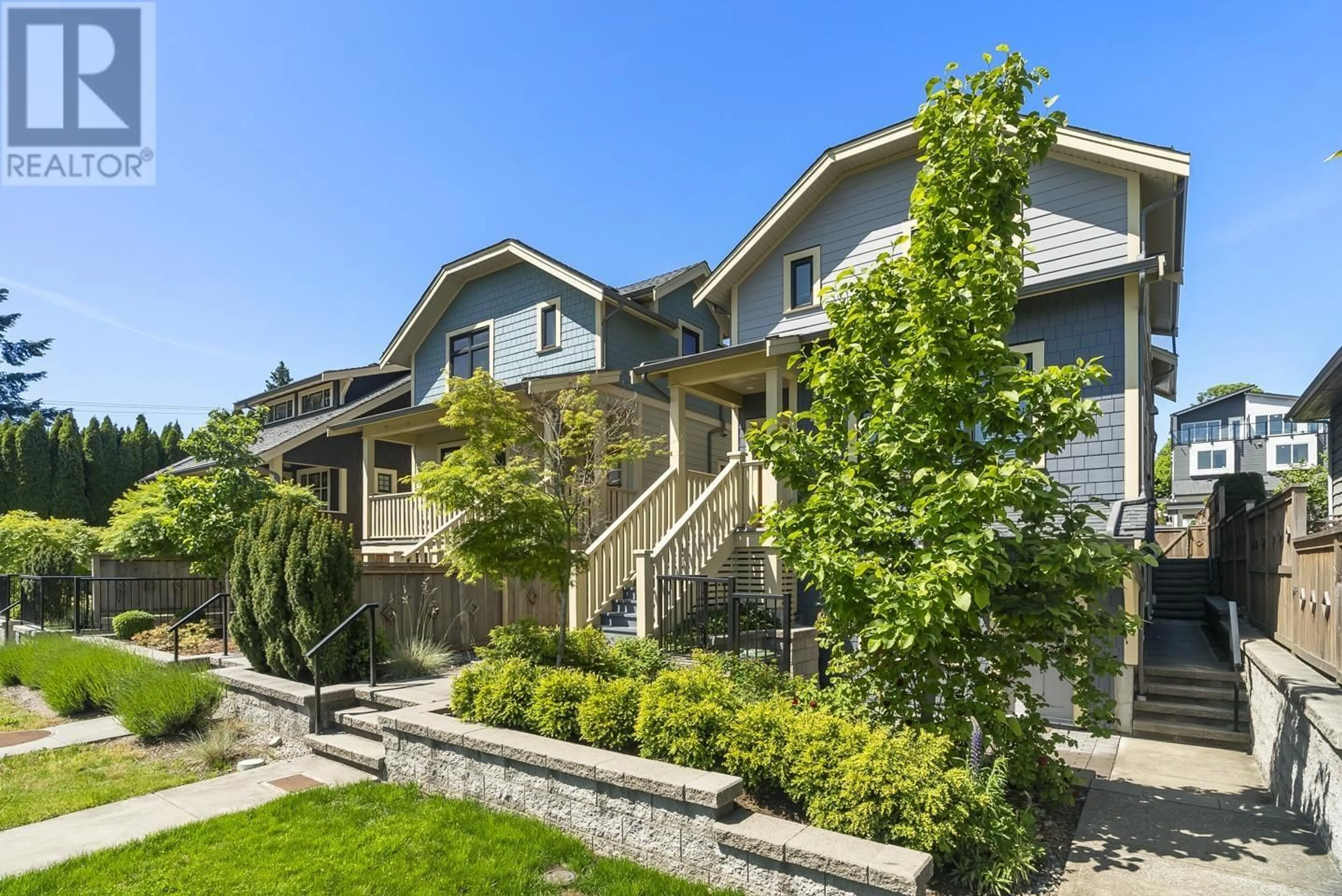Patio, unknown for 907 WALLS AVENUE, Coquitlam British Columbia V3K2T2