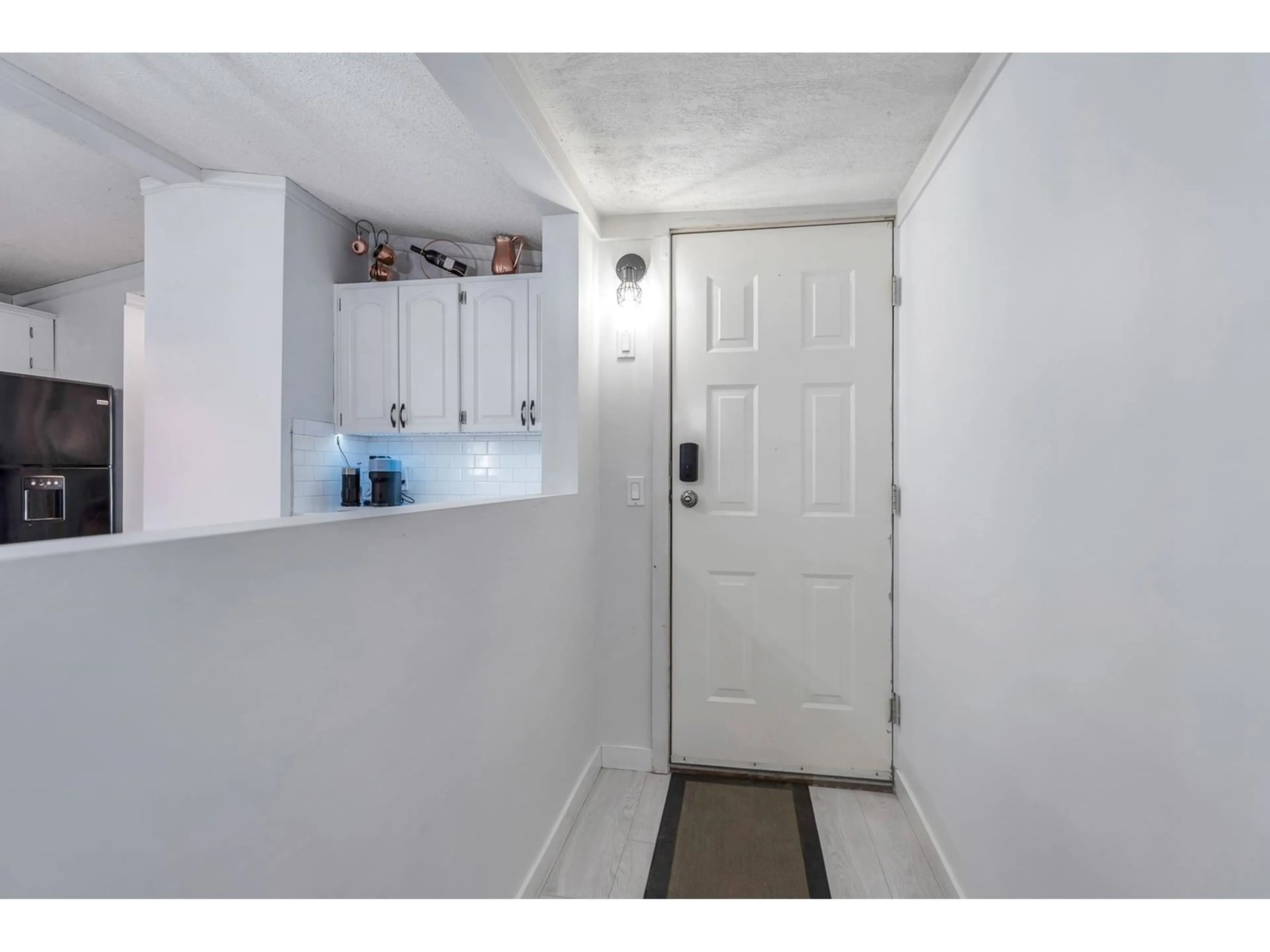 Indoor entryway for 96 - 1840 160 STREET, Surrey British Columbia V4A4X4