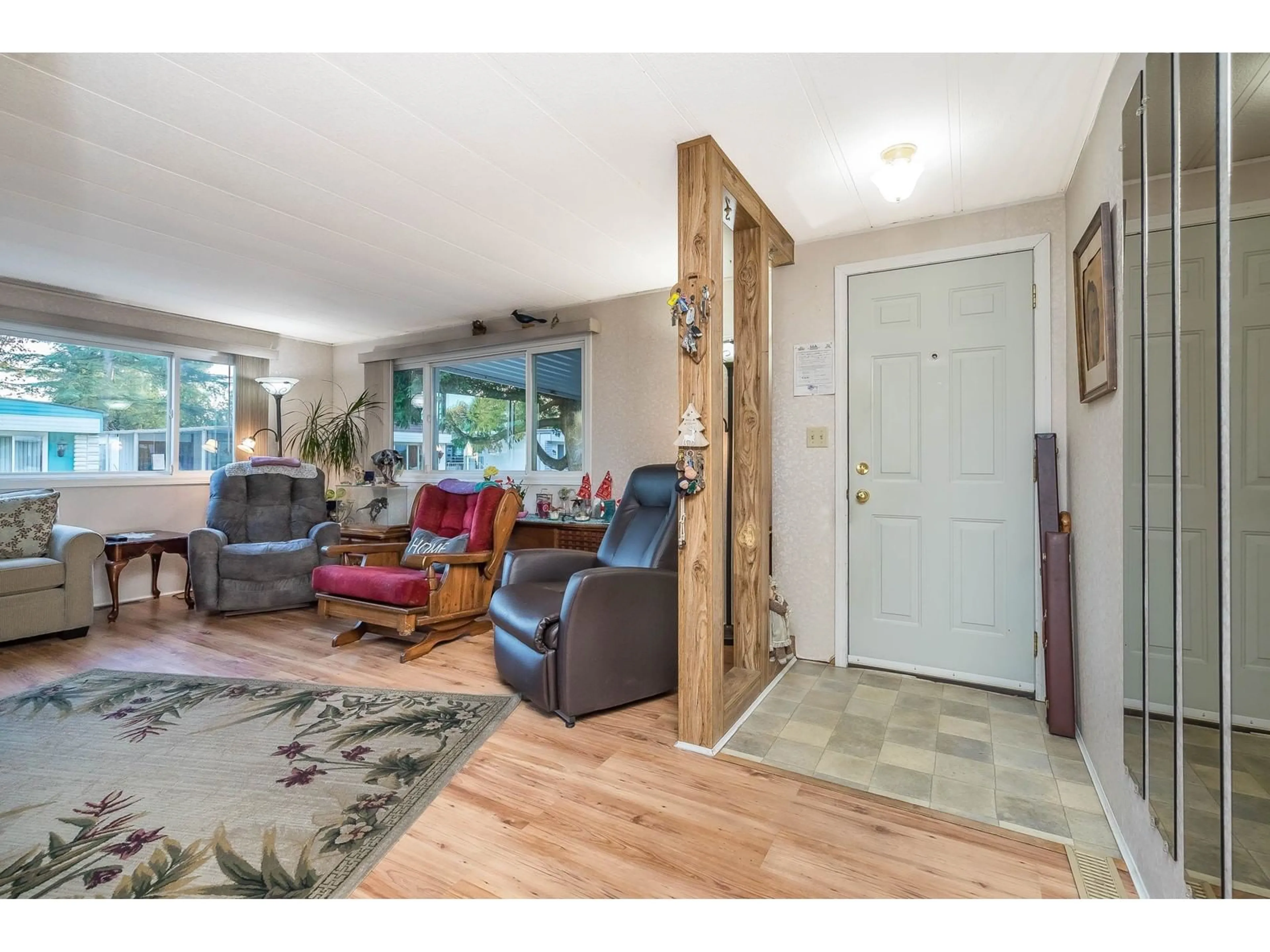 Indoor entryway for 309 - 1840 160, Surrey British Columbia V4A4X4