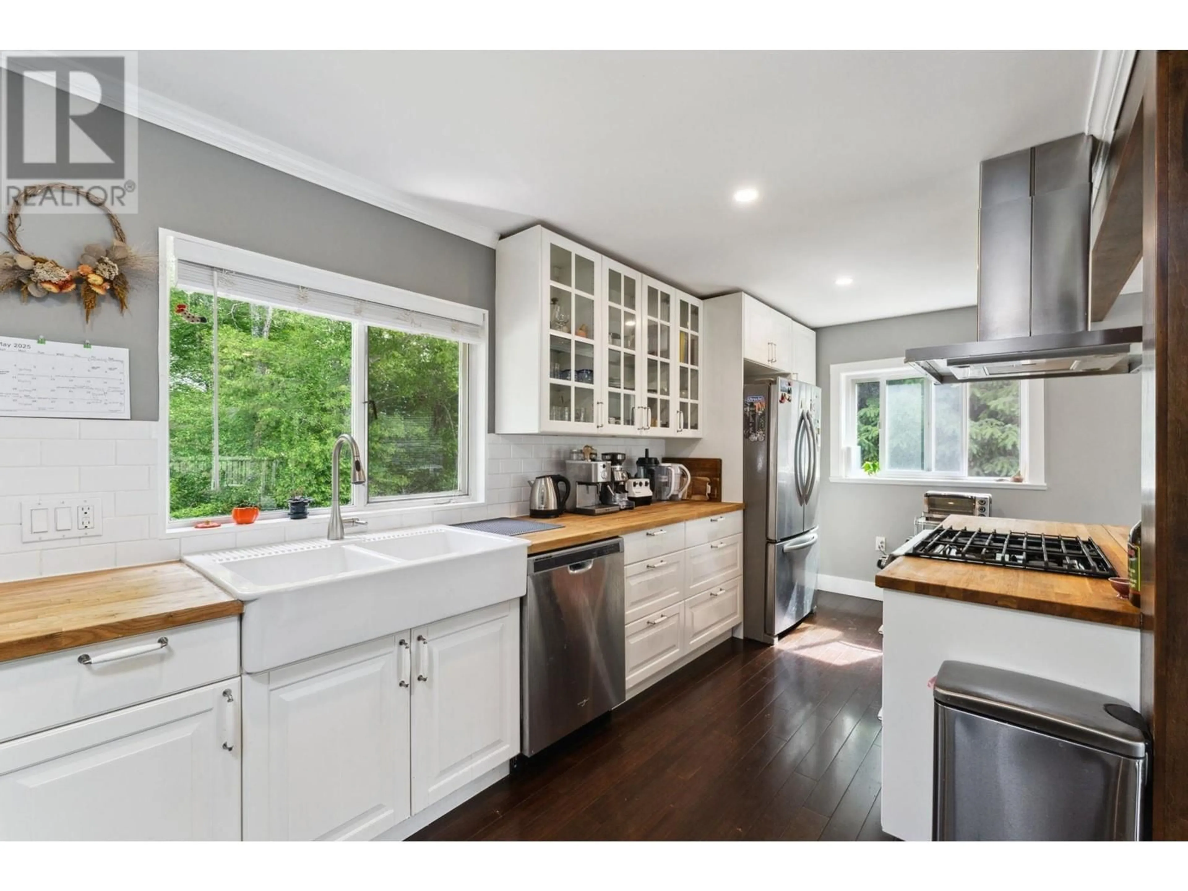 Open concept kitchen, unknown for 38891 NEWPORT ROAD, Squamish British Columbia V8B0C9