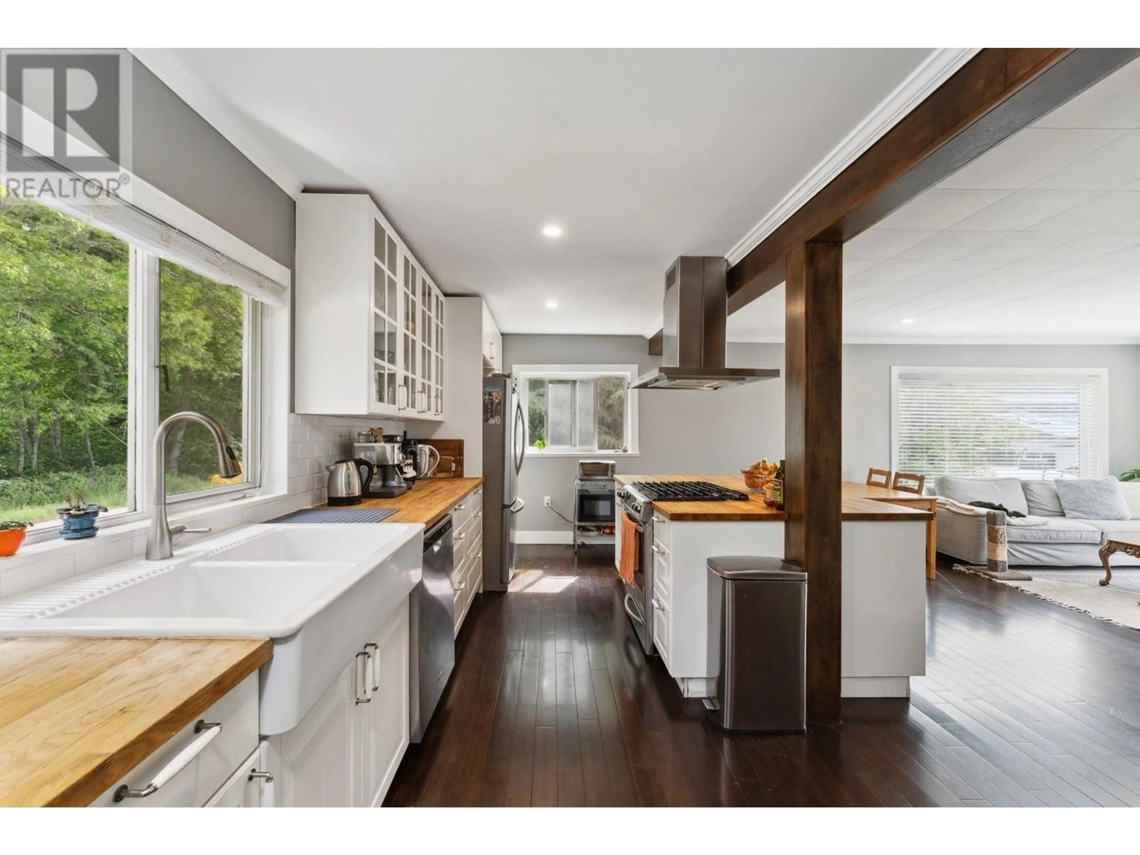 Open concept kitchen, unknown for 38891 NEWPORT ROAD, Squamish British Columbia V8B0C9