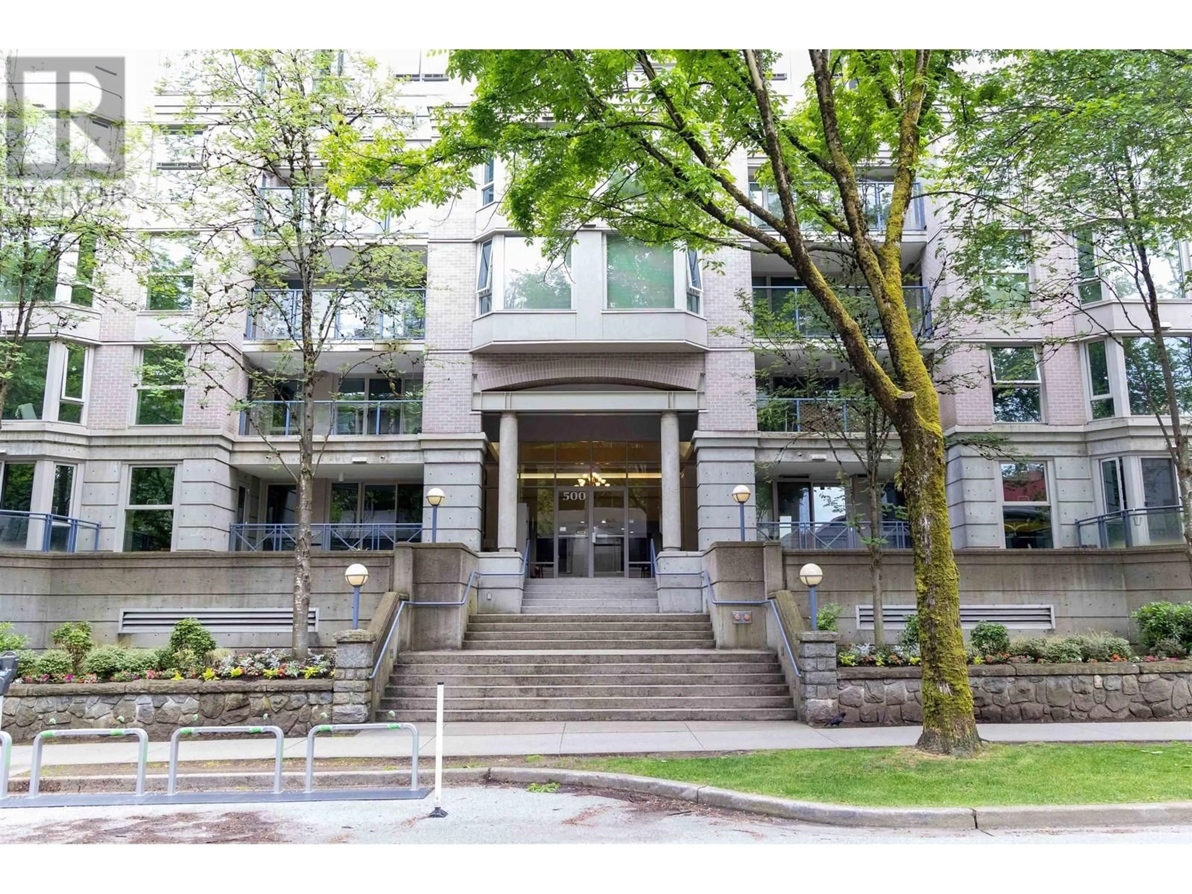 Indoor foyer for 603 - 500 10TH AVENUE, Vancouver British Columbia V5Z4P1