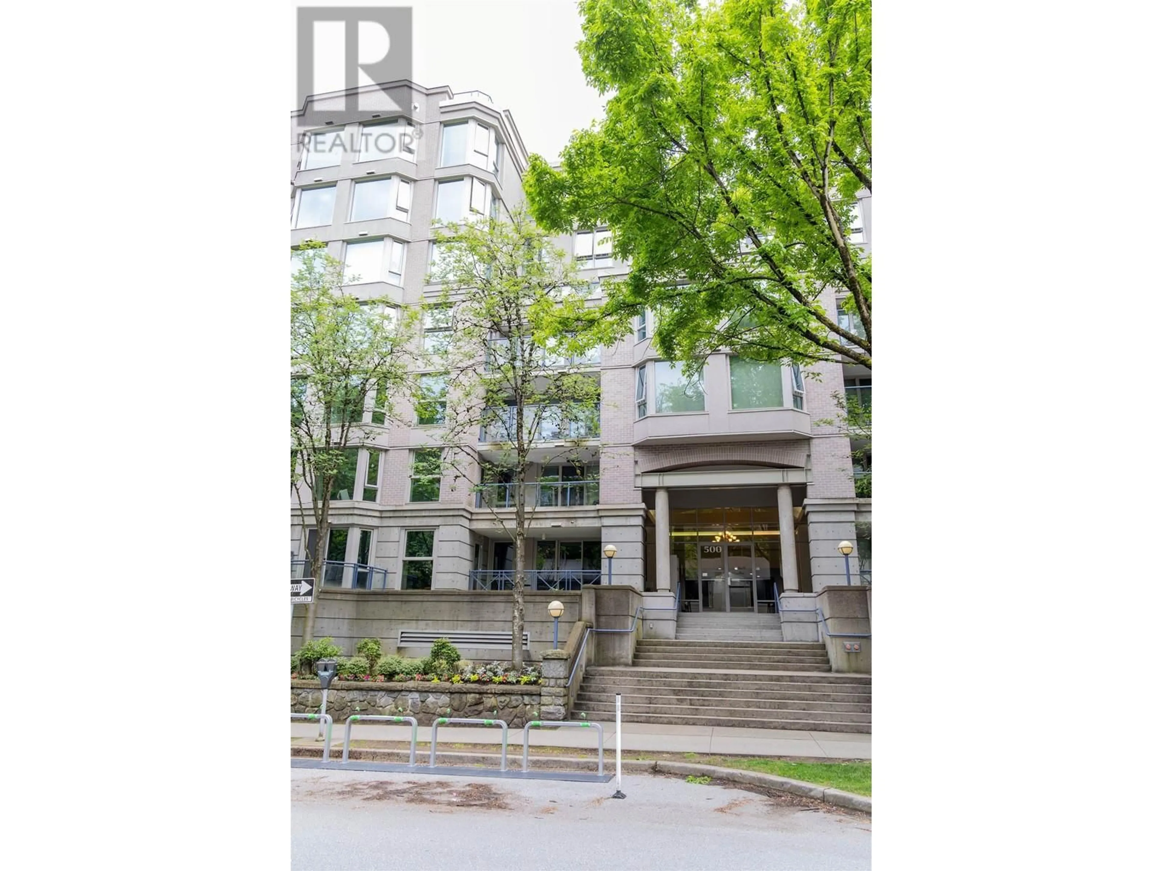 Indoor foyer for 603 - 500 10TH AVENUE, Vancouver British Columbia V5Z4P1