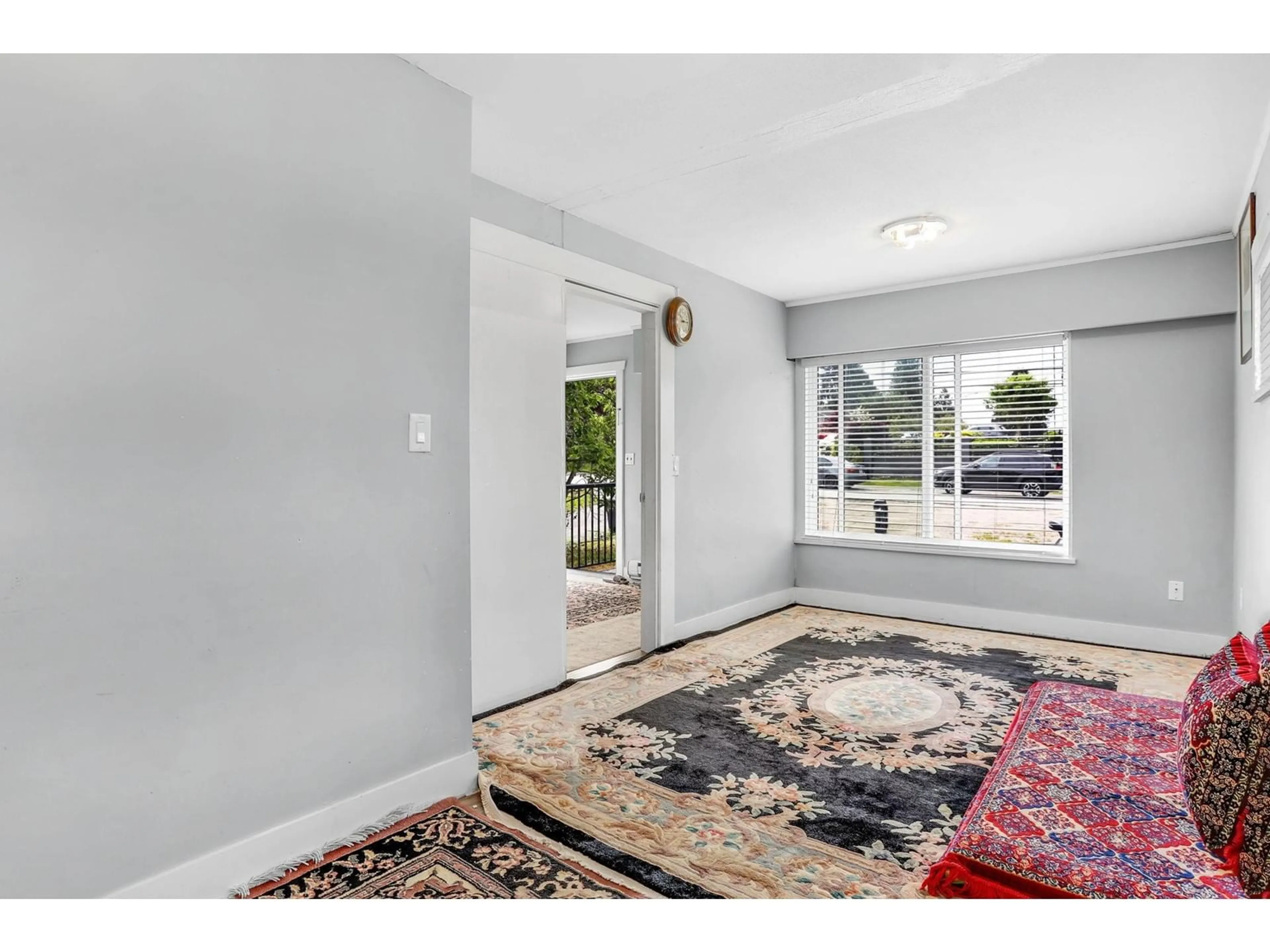 Indoor entryway for 12841 98, Surrey British Columbia V3T1B1