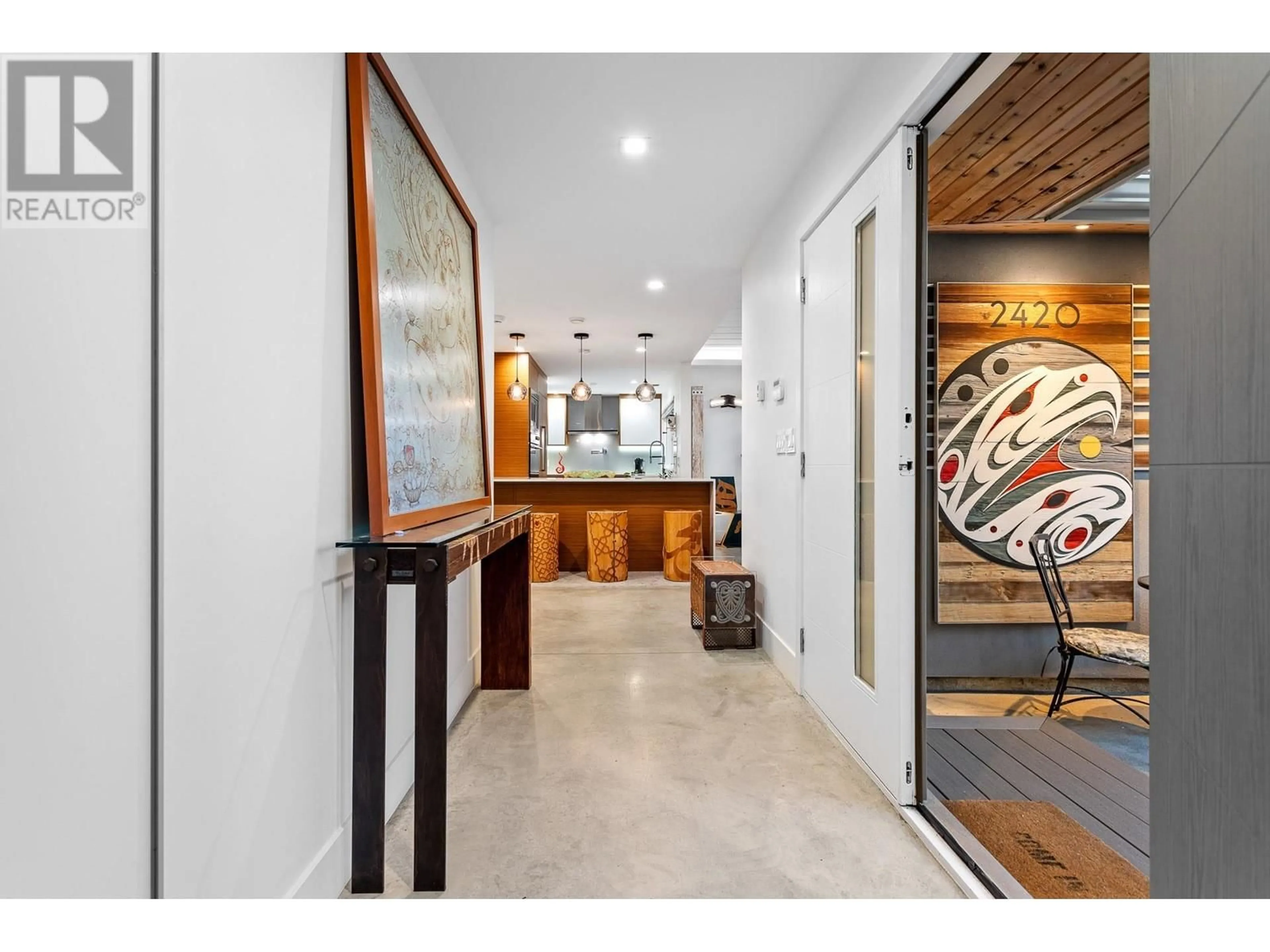 Indoor foyer for 2420 EDGEMONT BOULEVARD, North Vancouver British Columbia V7P2L1