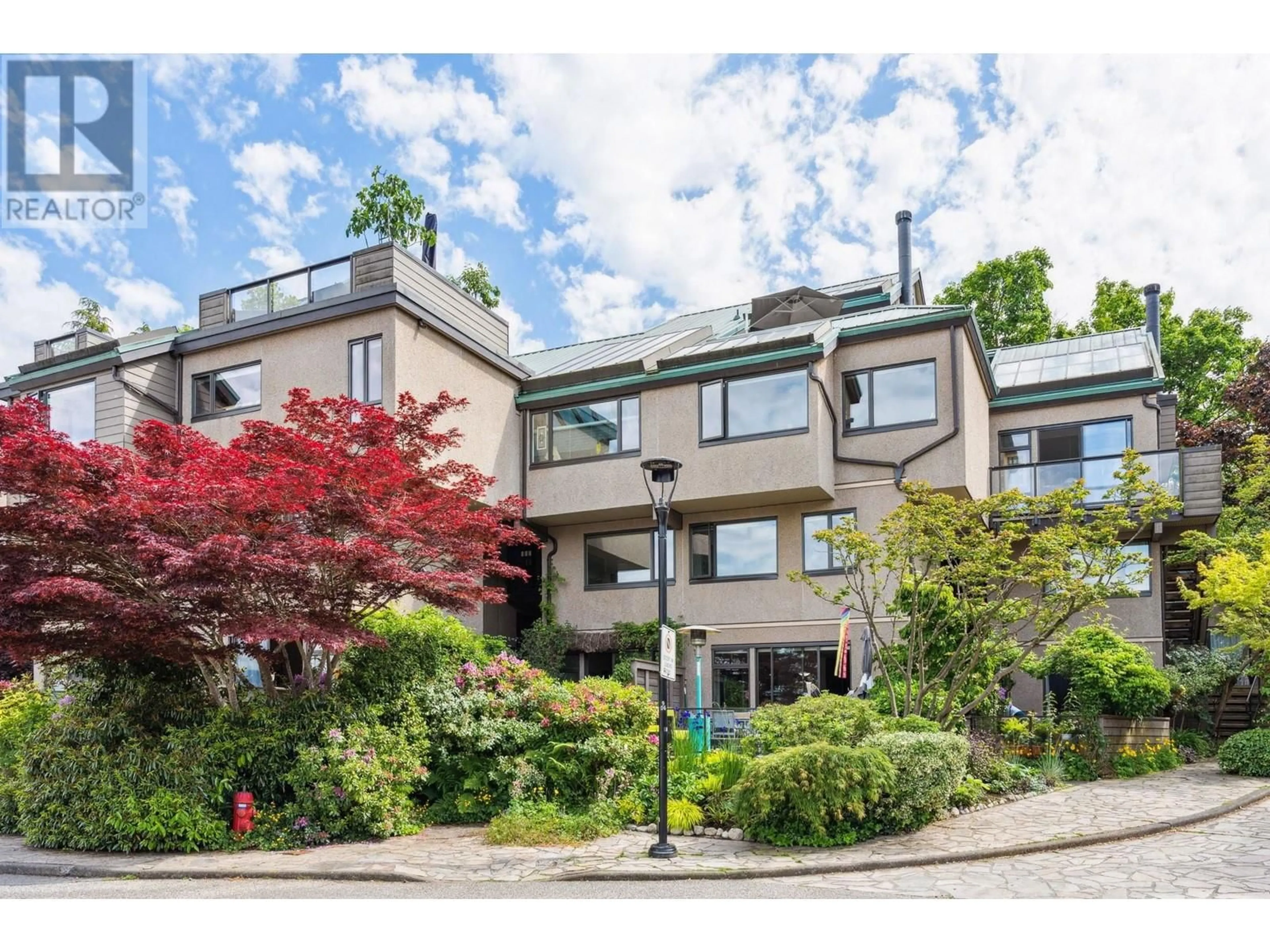 Unknown for 784 MILLBANK, Vancouver British Columbia V5Z3Z3