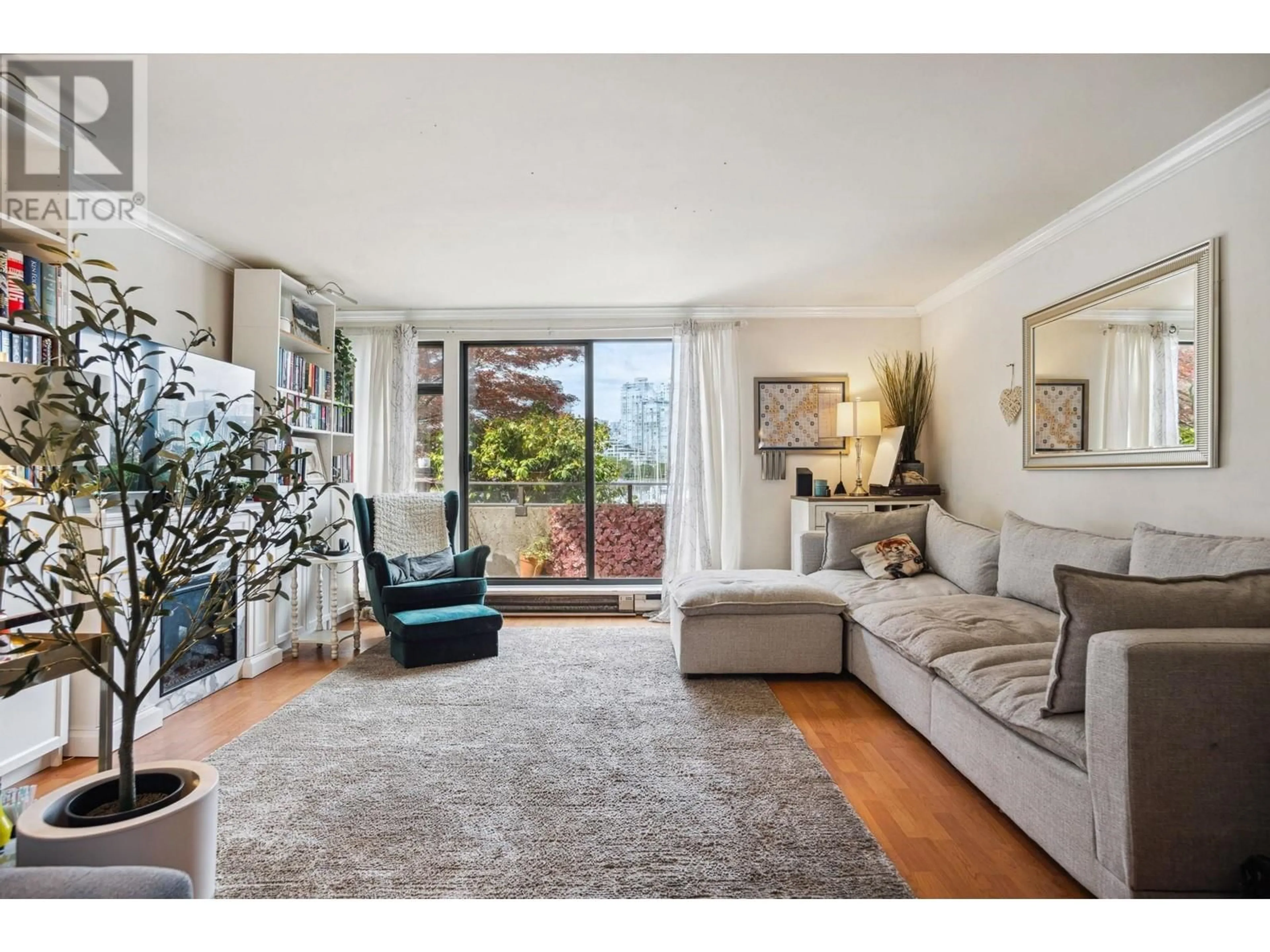 Living room with furniture, unknown for 784 MILLBANK, Vancouver British Columbia V5Z3Z3