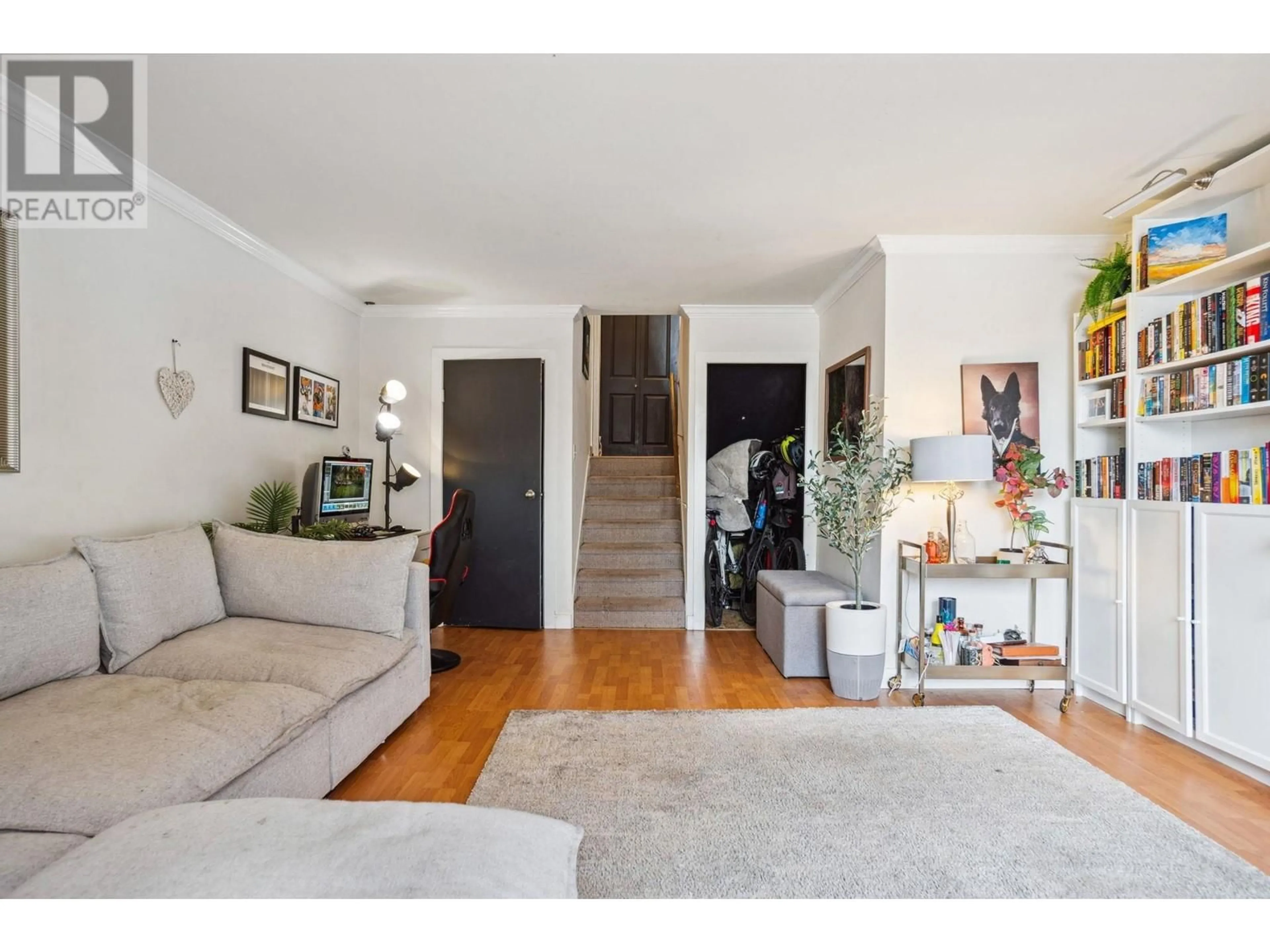 Living room with furniture, unknown for 784 MILLBANK, Vancouver British Columbia V5Z3Z3