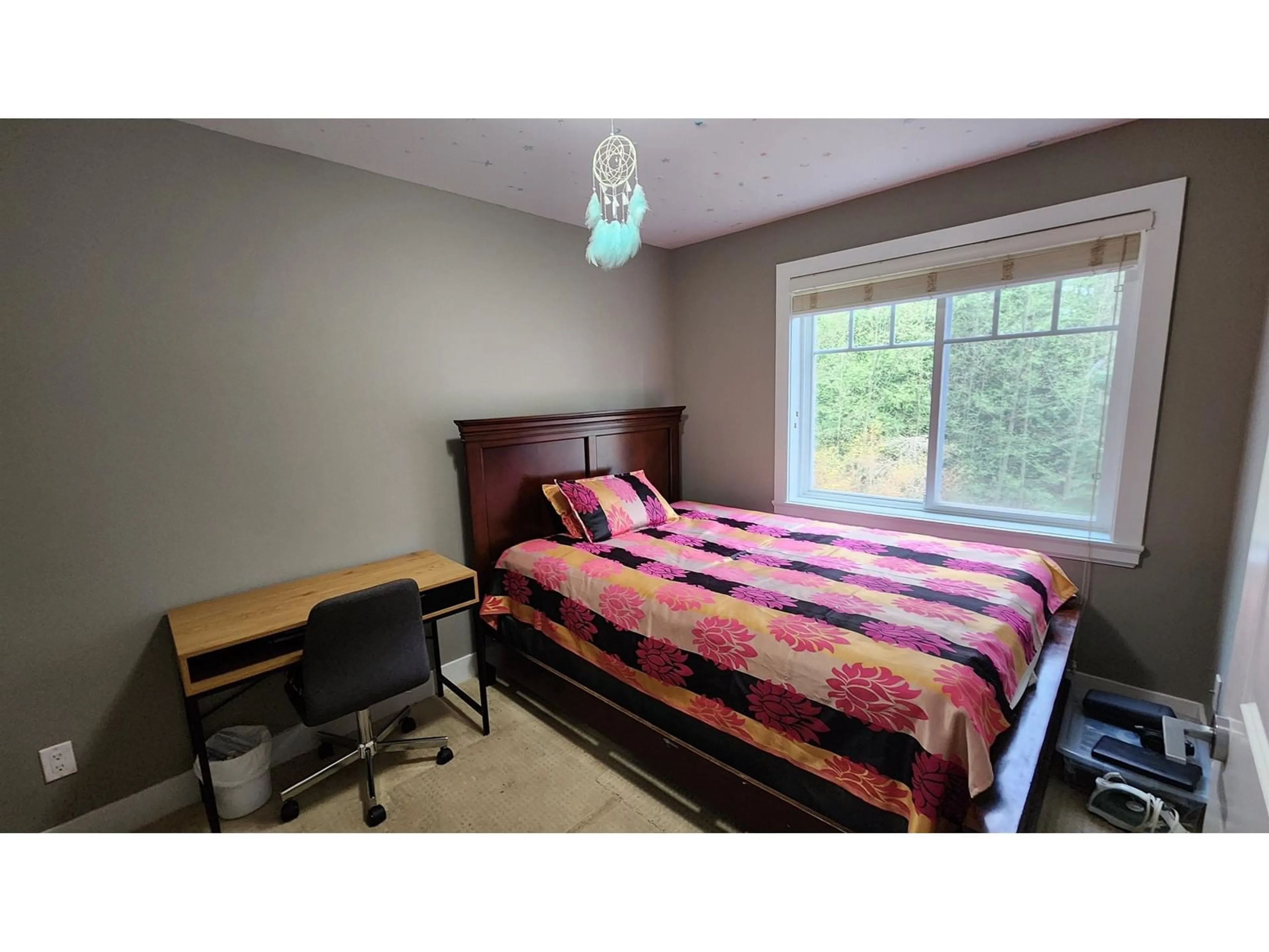 Bedroom with bed, wood/laminate floor for 17 - 6383 140, Surrey British Columbia V3W0E9