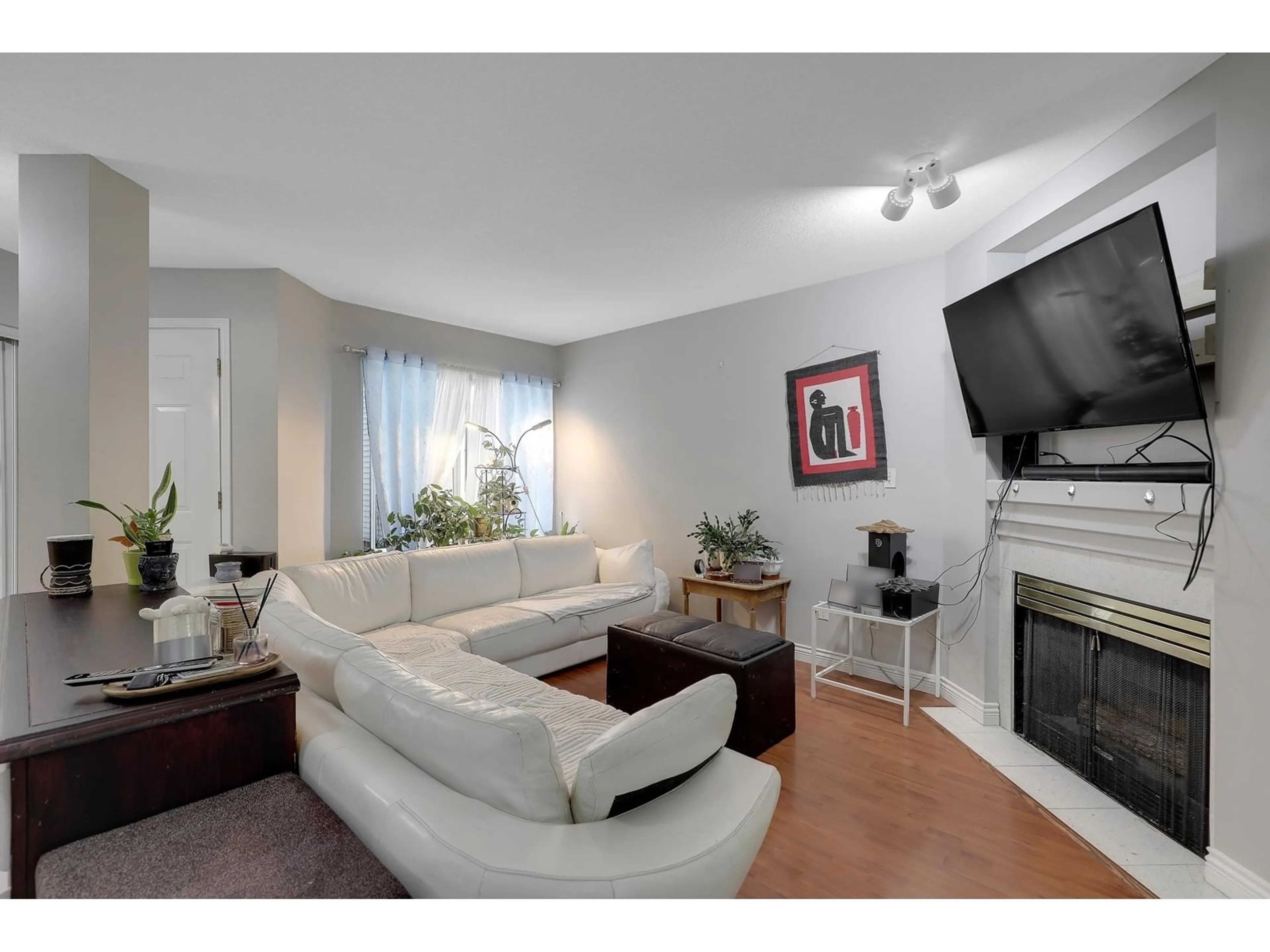 Living room with furniture, unknown for 411 - 13900 HYLAND, Surrey British Columbia V3W2C3