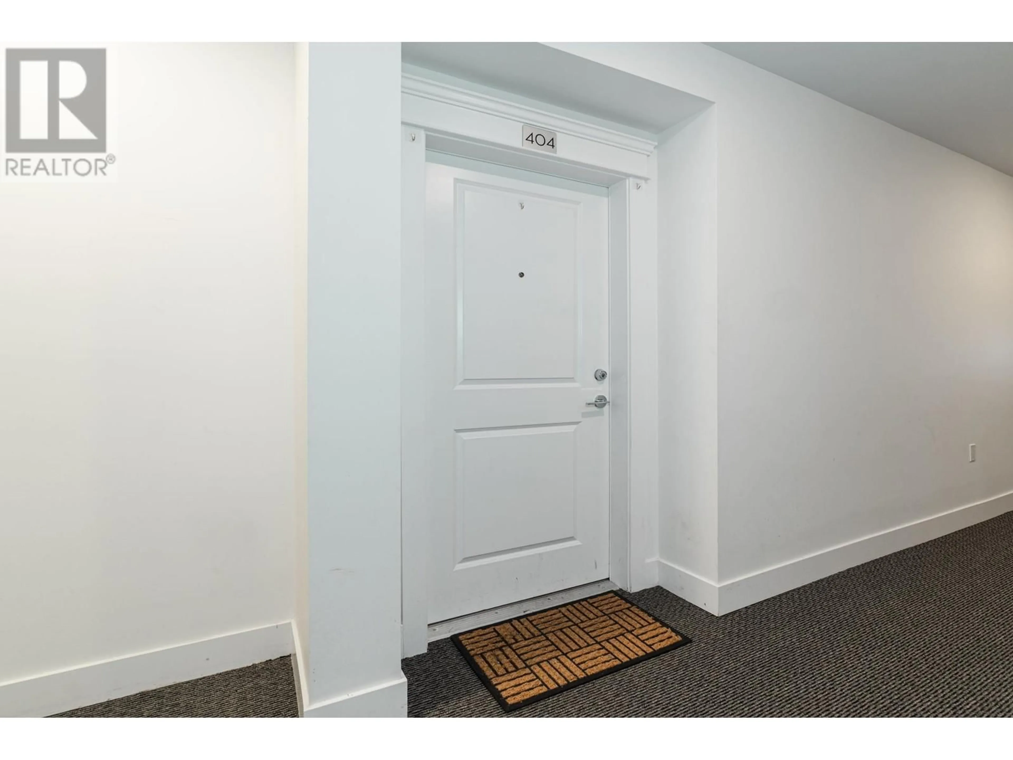 Indoor entryway for 404 - 2389 HAWTHORNE AVENUE, Port Coquitlam British Columbia V3C0T2