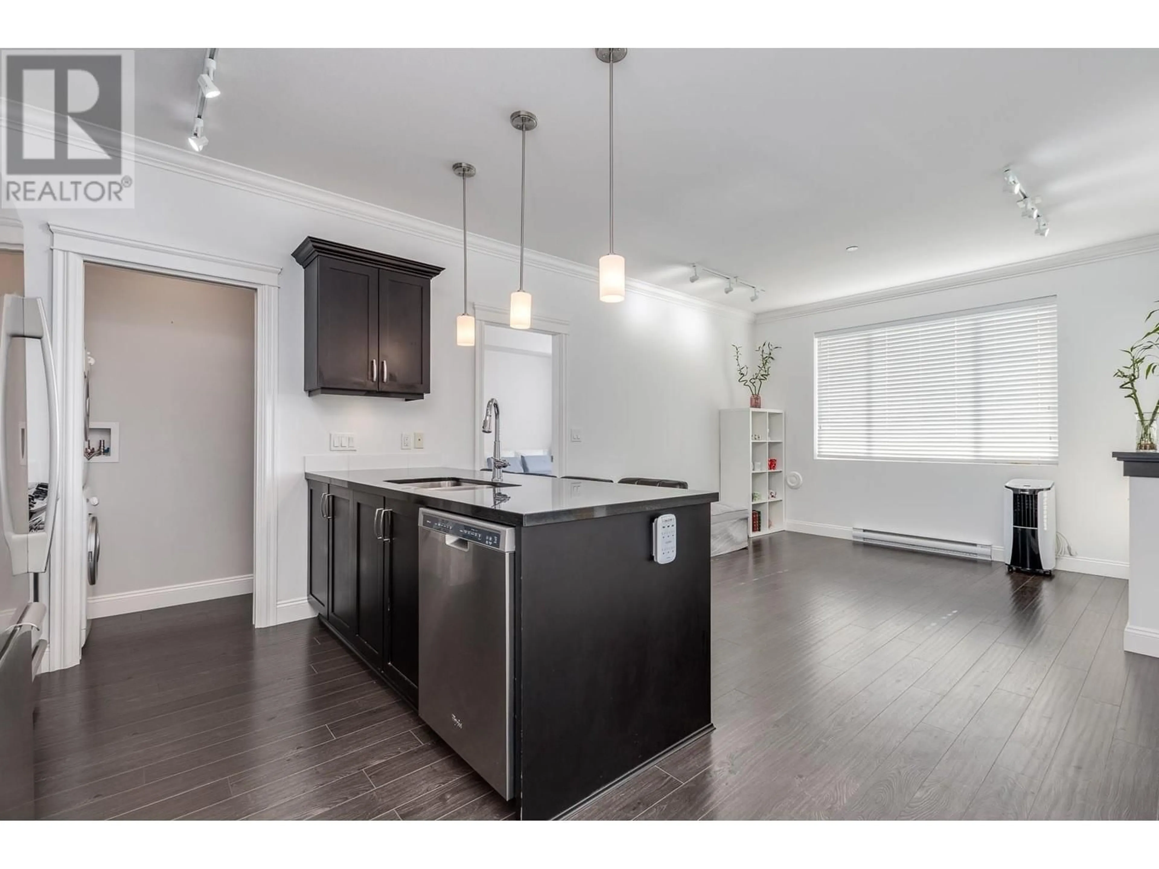 Open concept kitchen, wood/laminate floor for 302 - 11882 226 STREET, Maple Ridge British Columbia V2X9C7