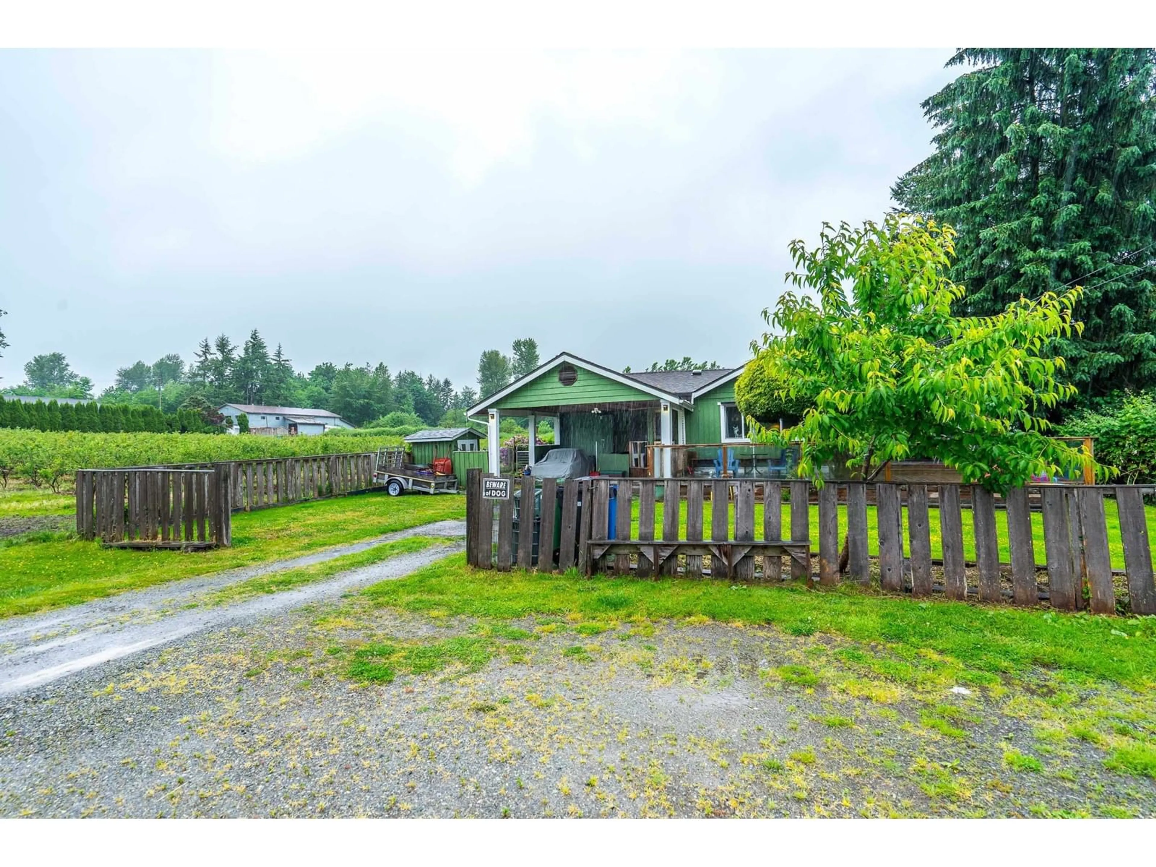 A pic from outside/outdoor area/front of a property/back of a property/a pic from drone, unknown for 28995 MCTAVISH, Abbotsford British Columbia V4X2E7