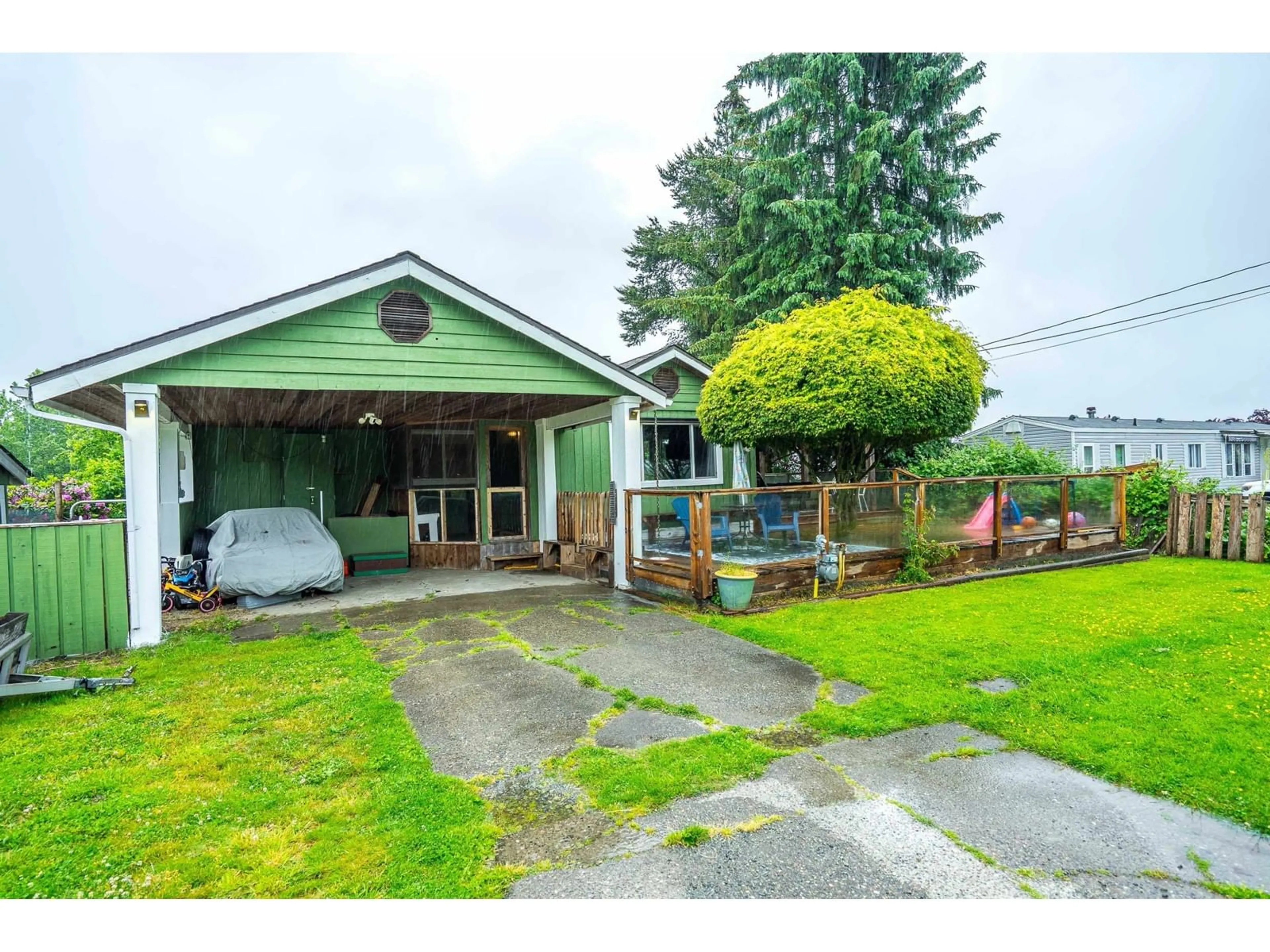 A pic from outside/outdoor area/front of a property/back of a property/a pic from drone, street for 28995 MCTAVISH, Abbotsford British Columbia V4X2E7