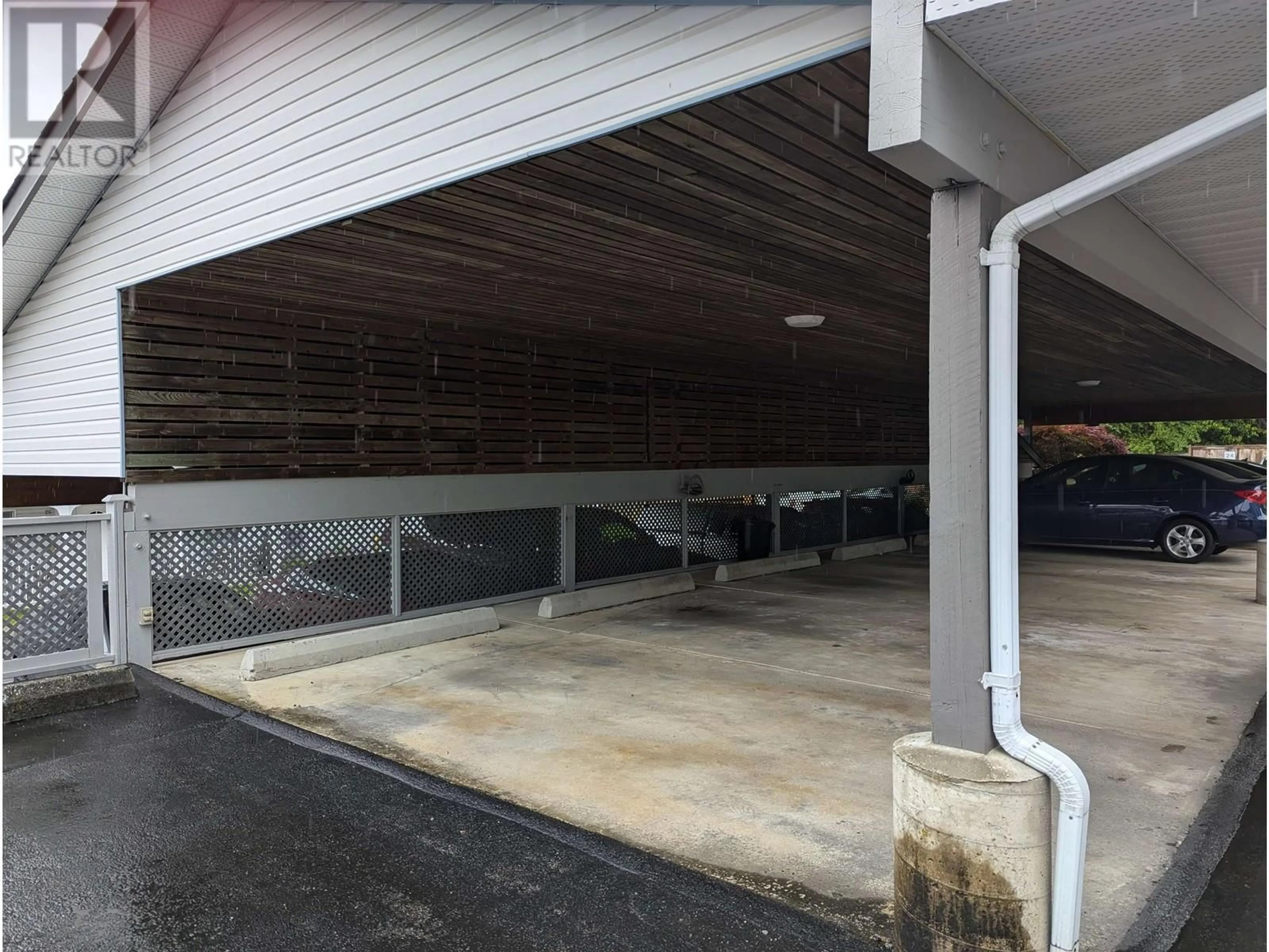 Indoor garage for 31 - 12296 224TH STREET, Maple Ridge British Columbia V2X0M3