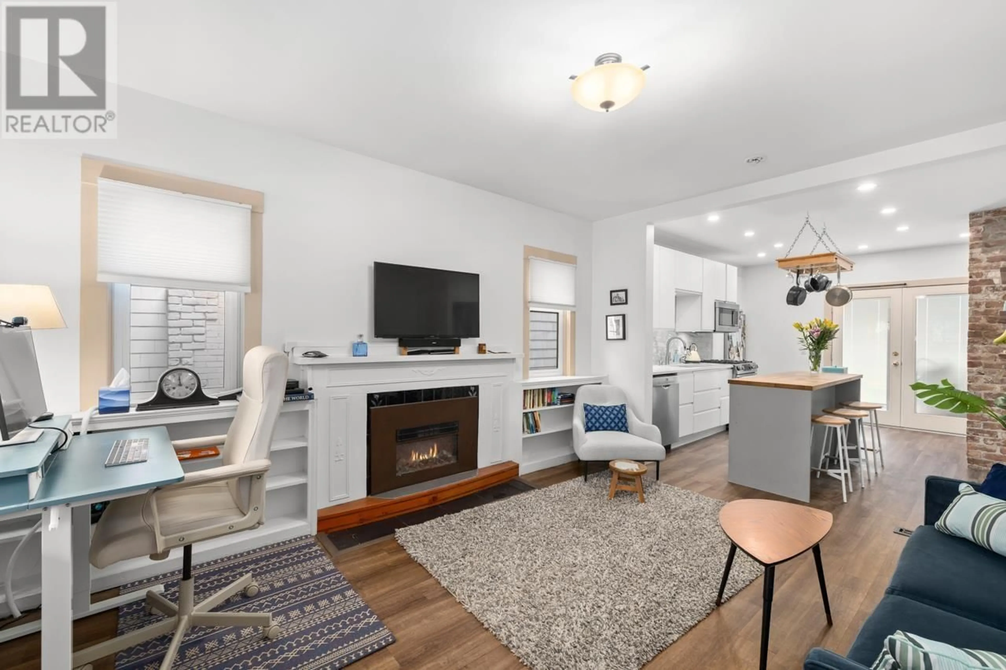 Living room with furniture, unknown for 1128 24TH AVENUE, Vancouver British Columbia V5V2B2