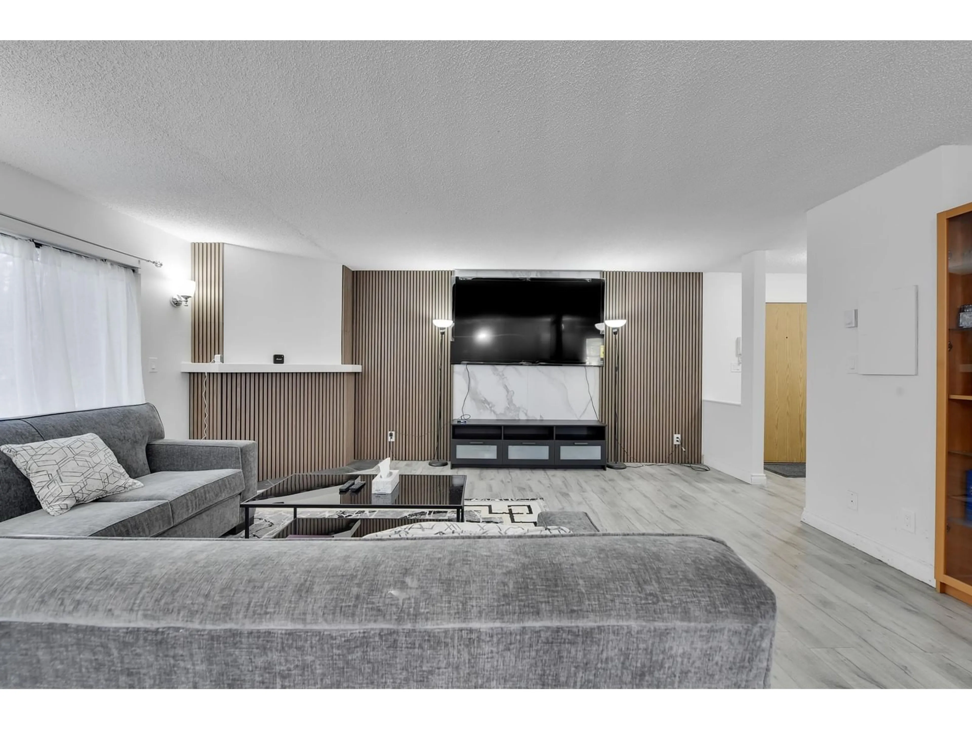 Home theater for 203 - 7064 133B, Surrey British Columbia V3W8A4