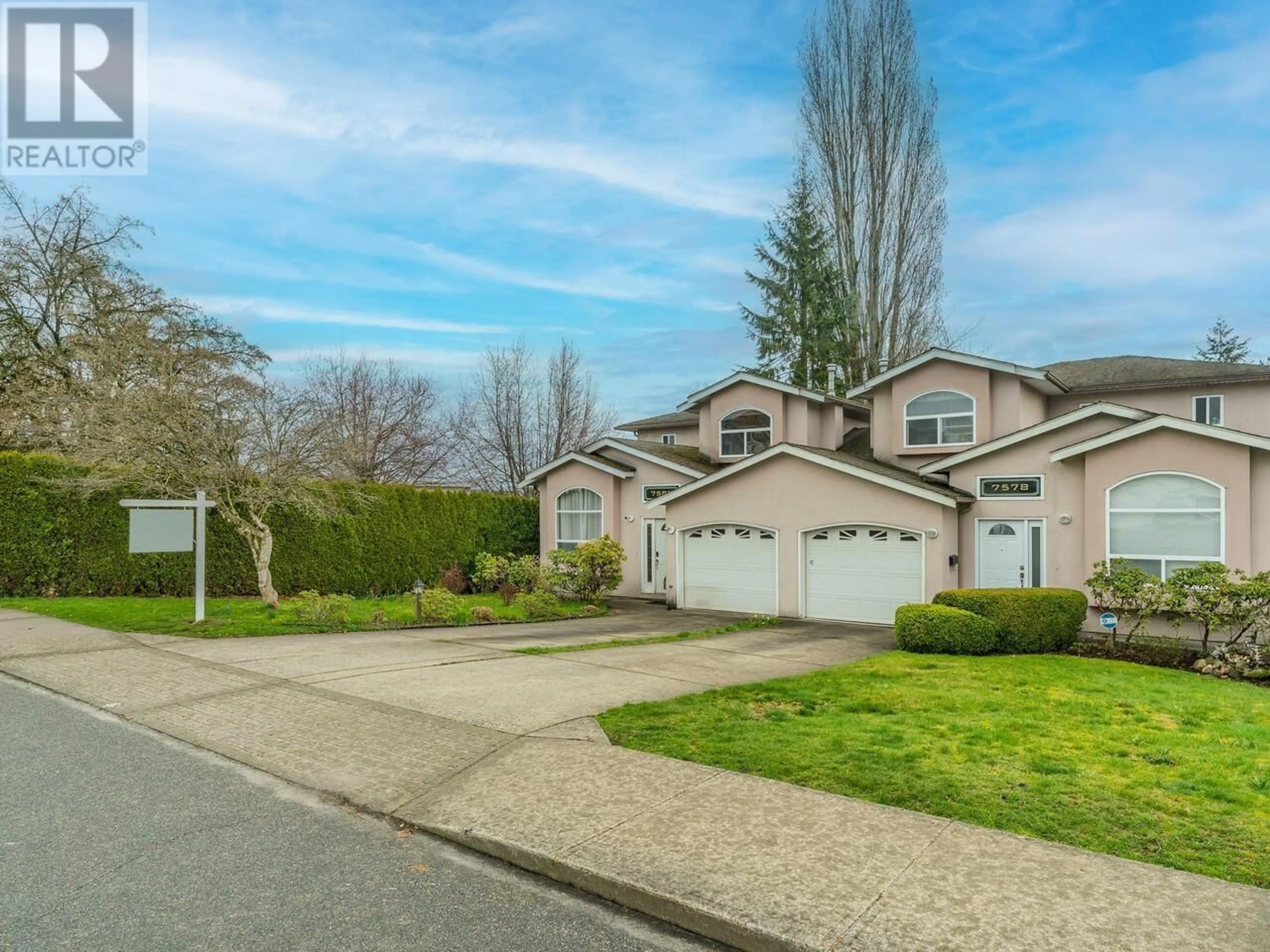 A pic from outside/outdoor area/front of a property/back of a property/a pic from drone, street for 7580 12TH AVENUE, Burnaby British Columbia V3N2K1