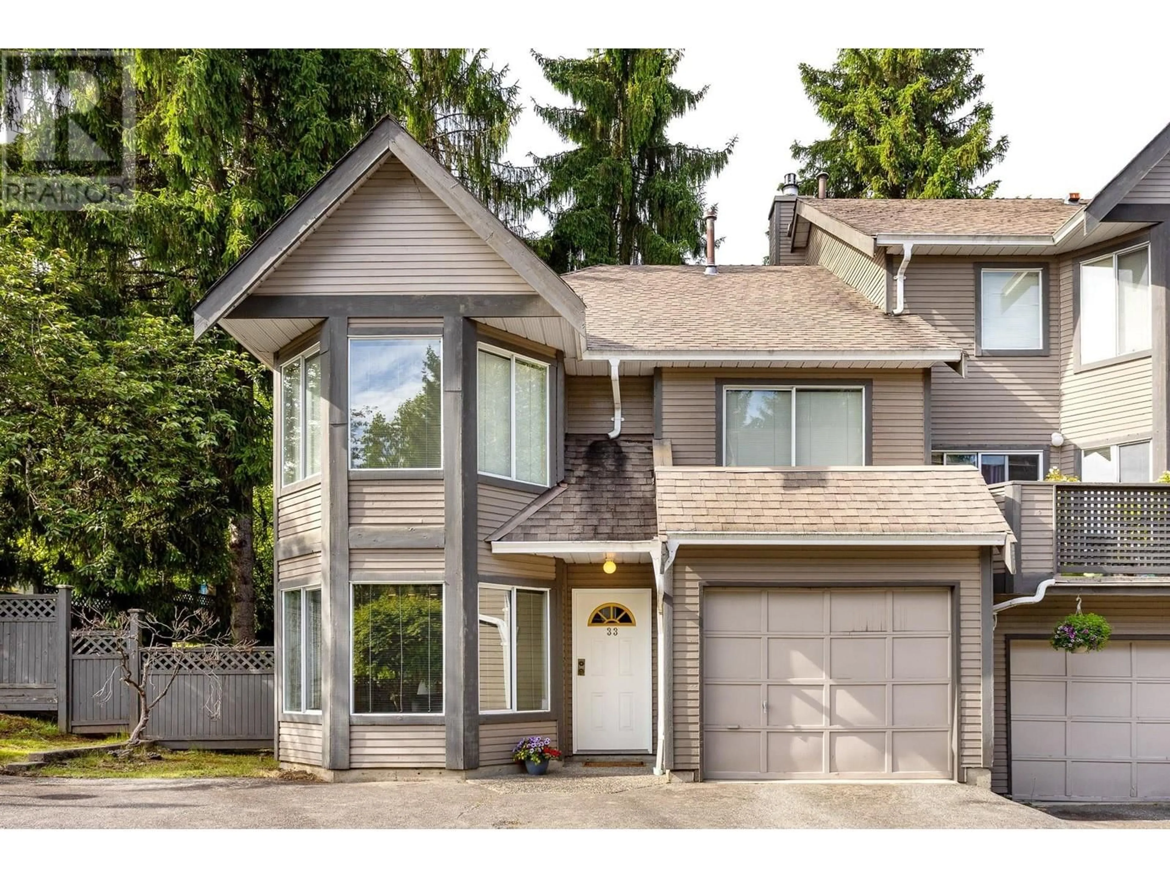 Home with vinyl exterior material, street for 33 - 1251 LASALLE PLACE, Coquitlam British Columbia V3B7C7