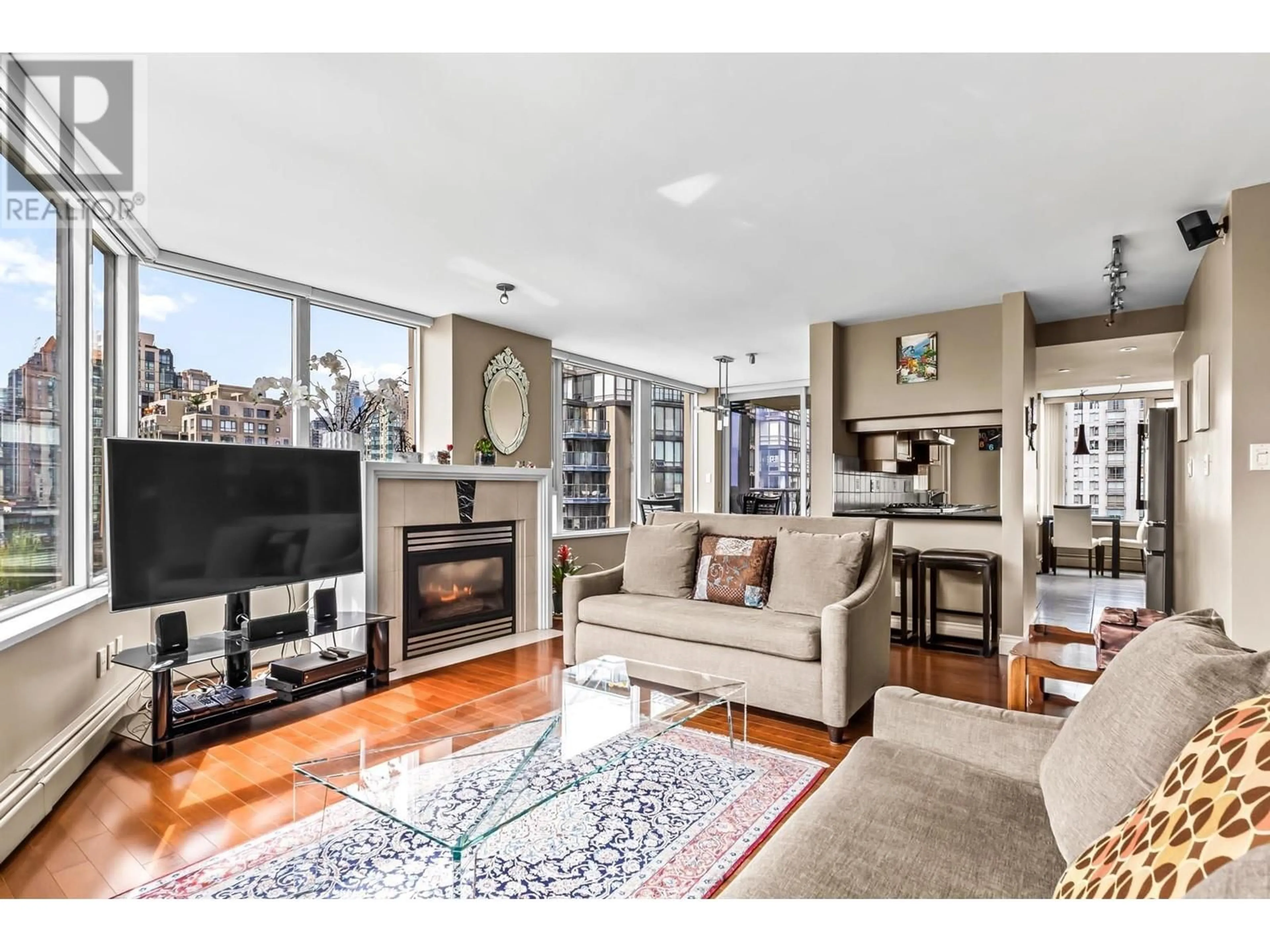 Living room with furniture, unknown for 1605 - 1383 MARINASIDE CRESCENT, Vancouver British Columbia V6Z2W9