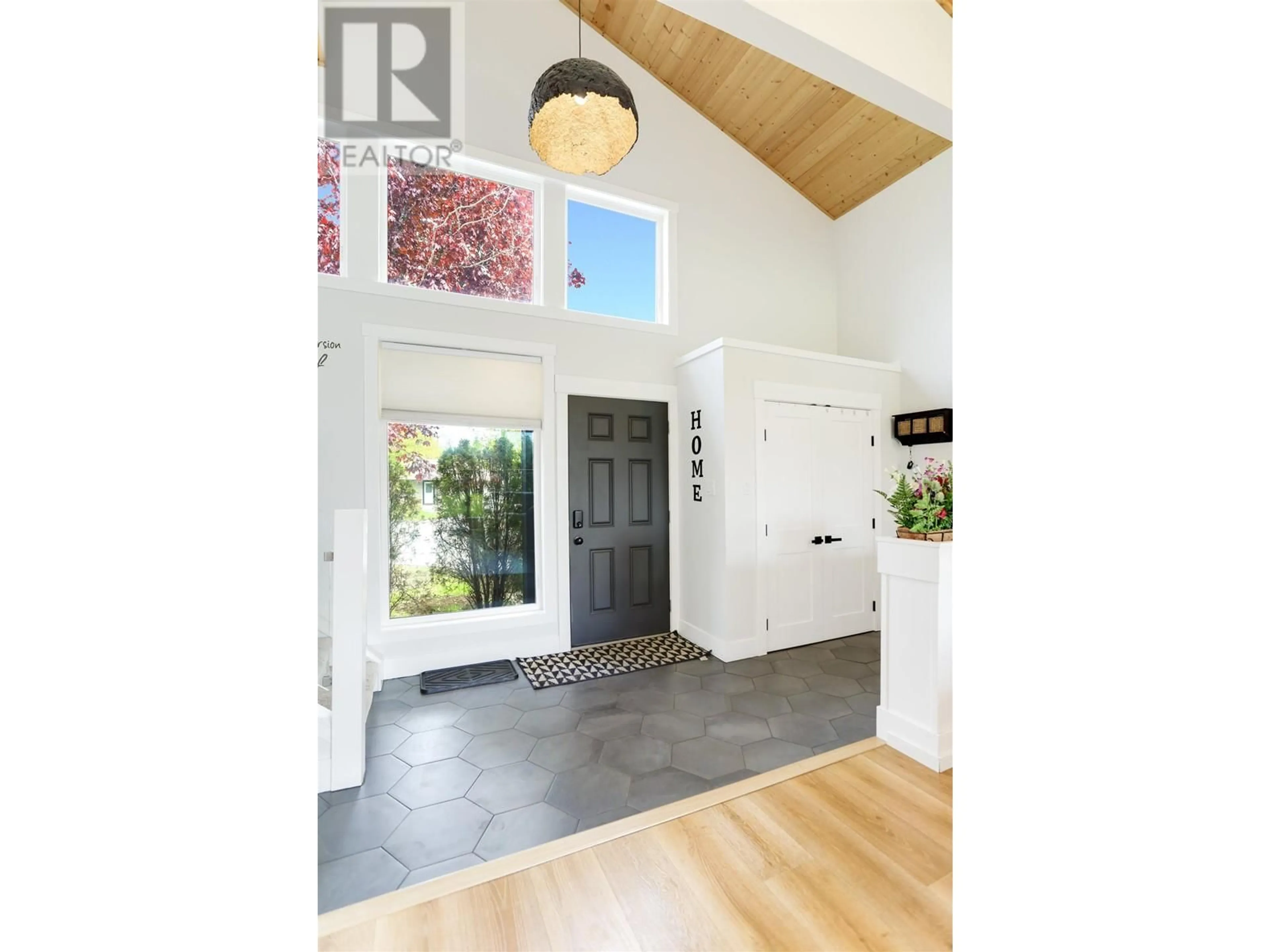 Indoor entryway for 43 PINTAIL STREET, Kitimat British Columbia V8C1L8
