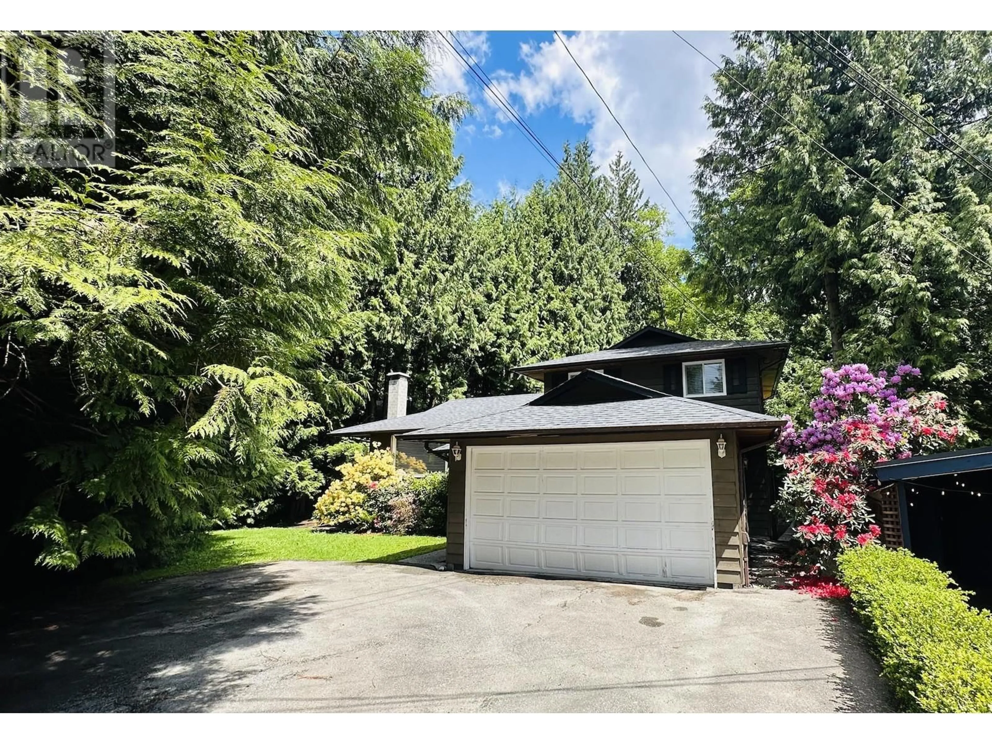 A pic from outside/outdoor area/front of a property/back of a property/a pic from drone, street for 3356 BAIRD ROAD, North Vancouver British Columbia V7K2G7