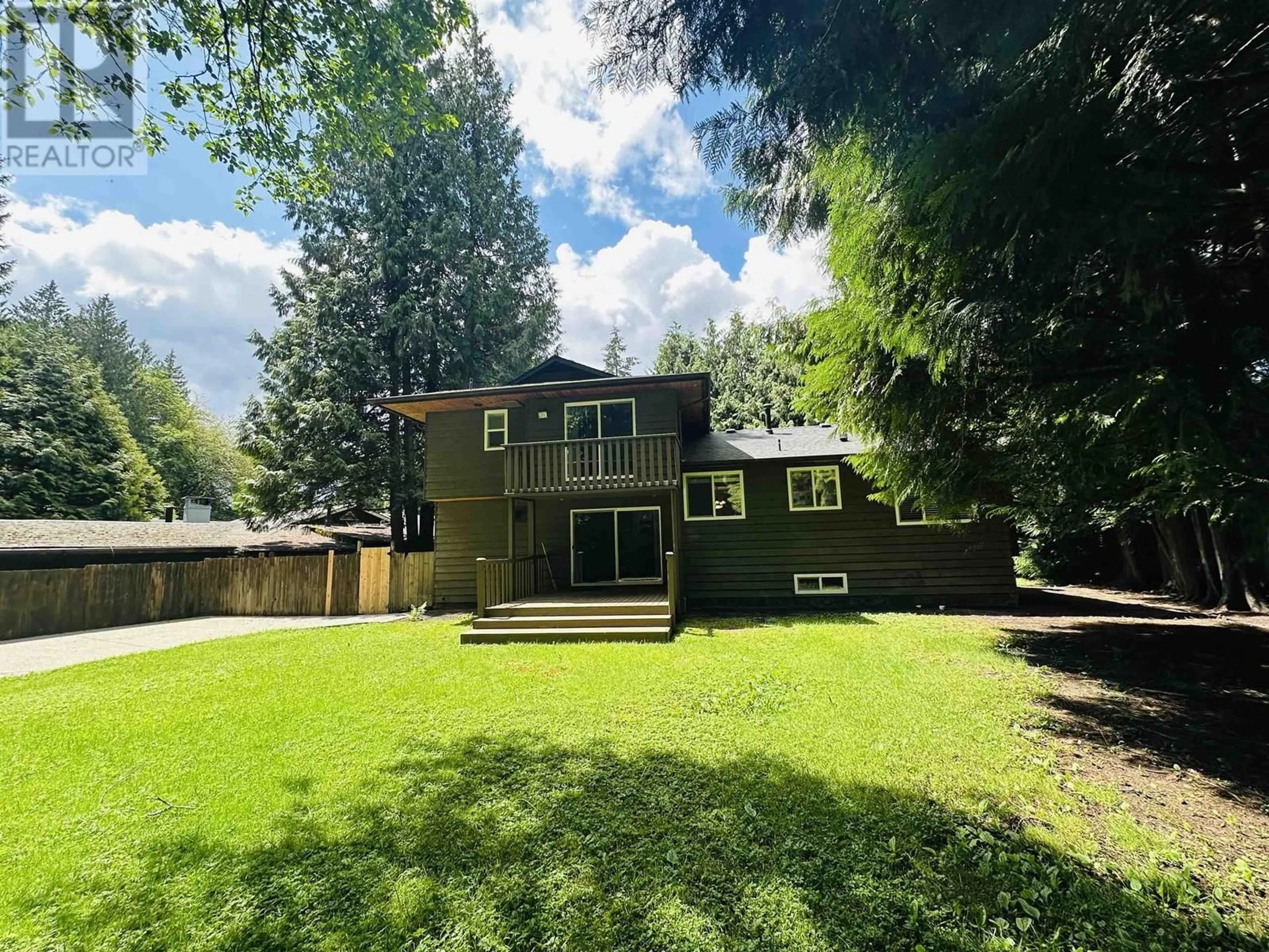 A pic from outside/outdoor area/front of a property/back of a property/a pic from drone, unknown for 3356 BAIRD ROAD, North Vancouver British Columbia V7K2G7
