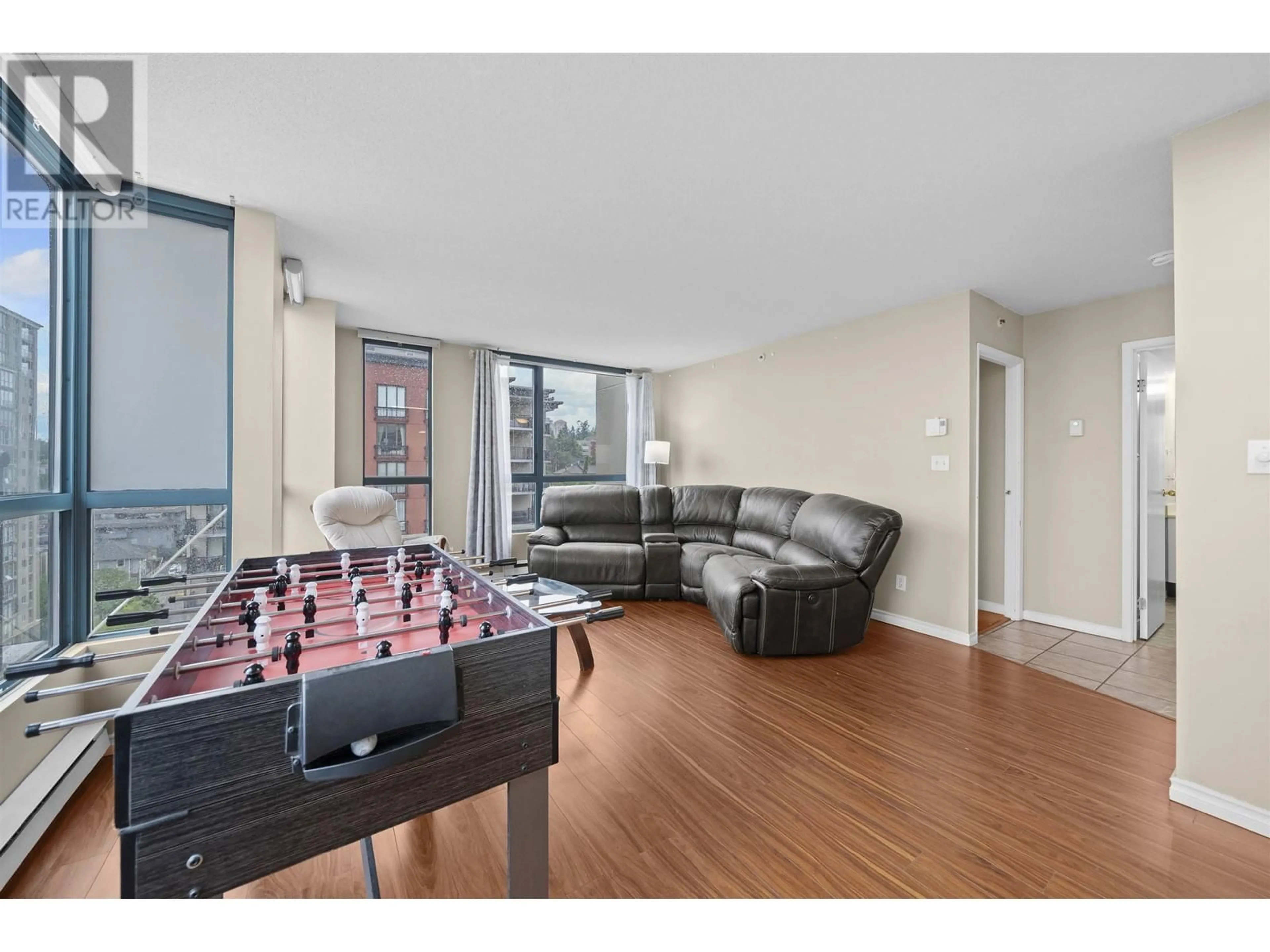 Living room with furniture, unknown for 1505 - 838 AGNES STREET, New Westminster British Columbia V3M6R3
