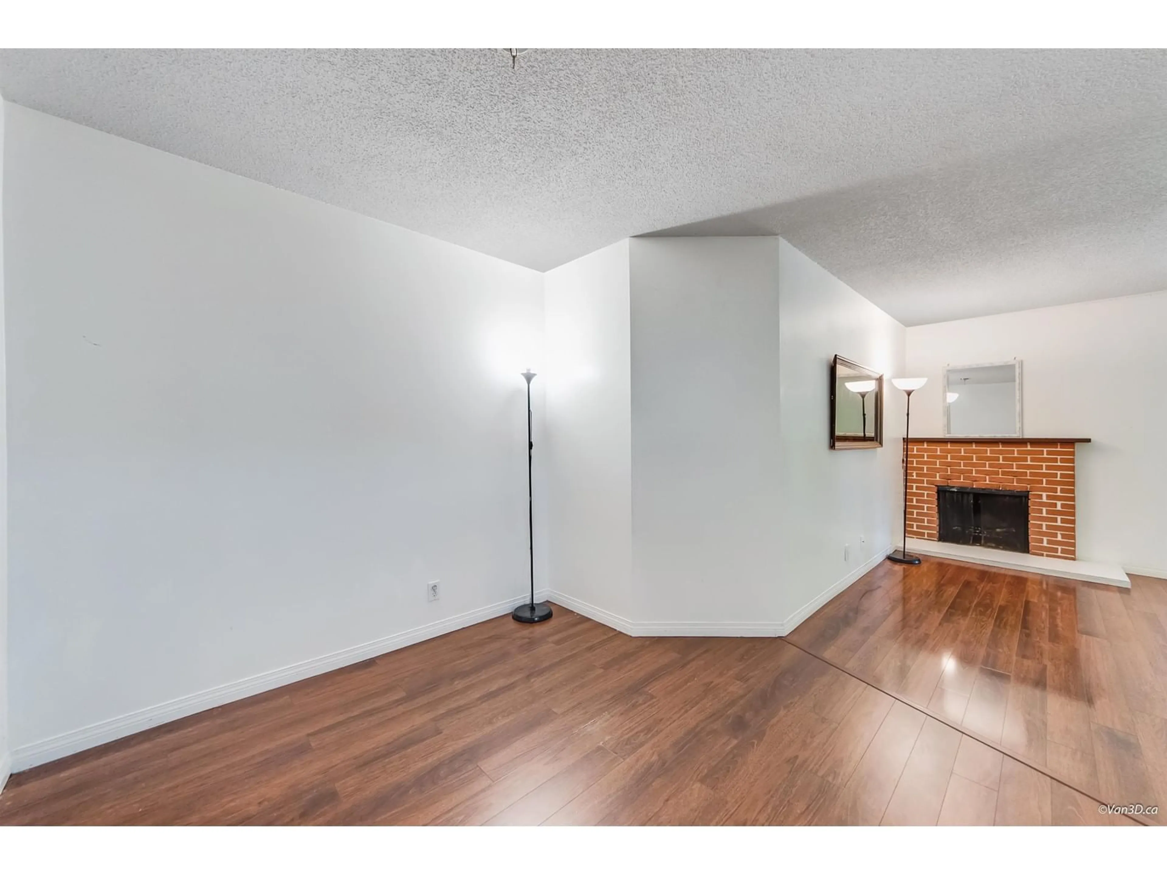 A pic of a room for 1214 - 10620 150, Surrey British Columbia V3R7S1