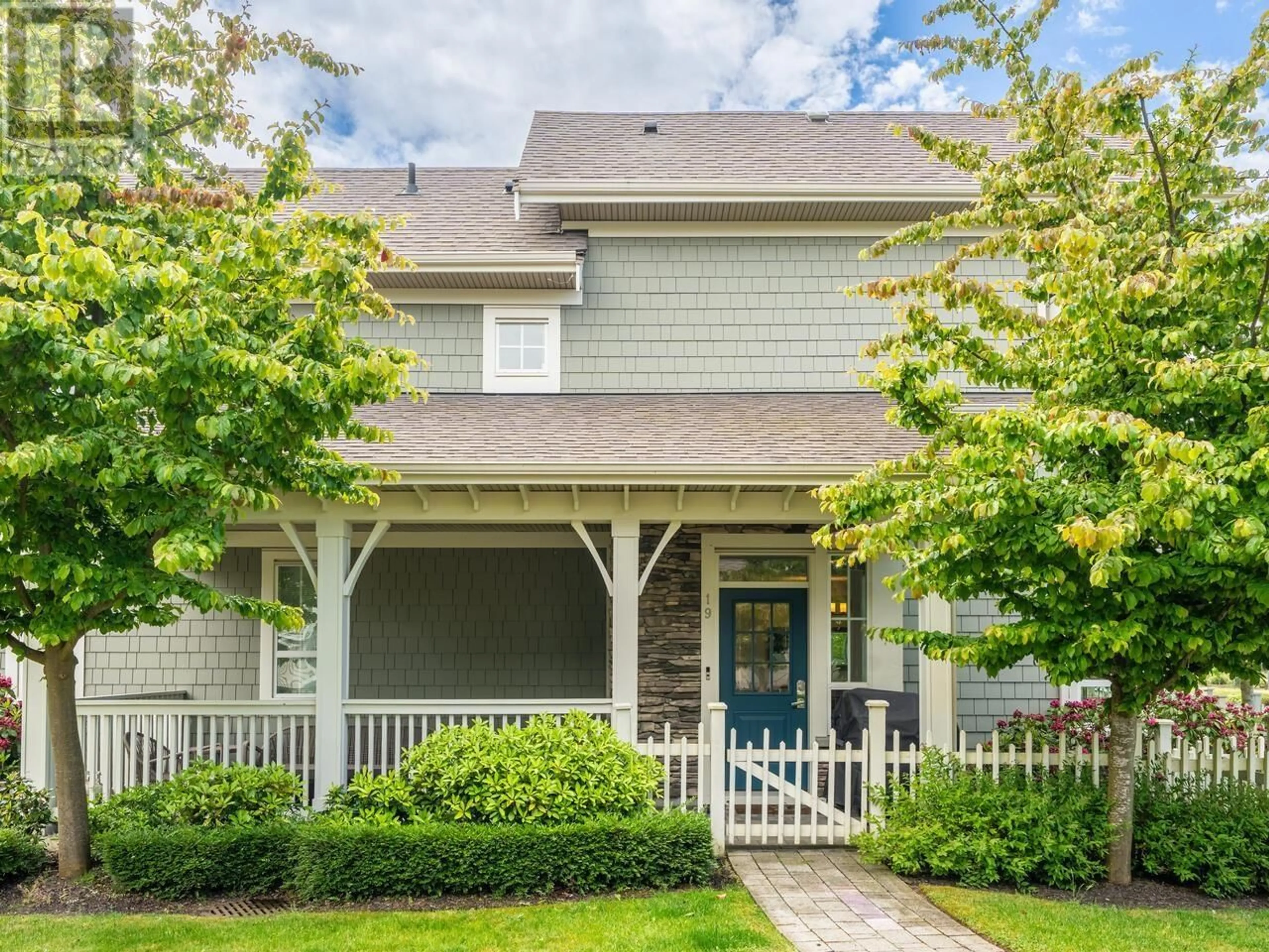Home with vinyl exterior material, street for 19 - 5510 ADMIRAL WAY, Delta British Columbia V4K0C3