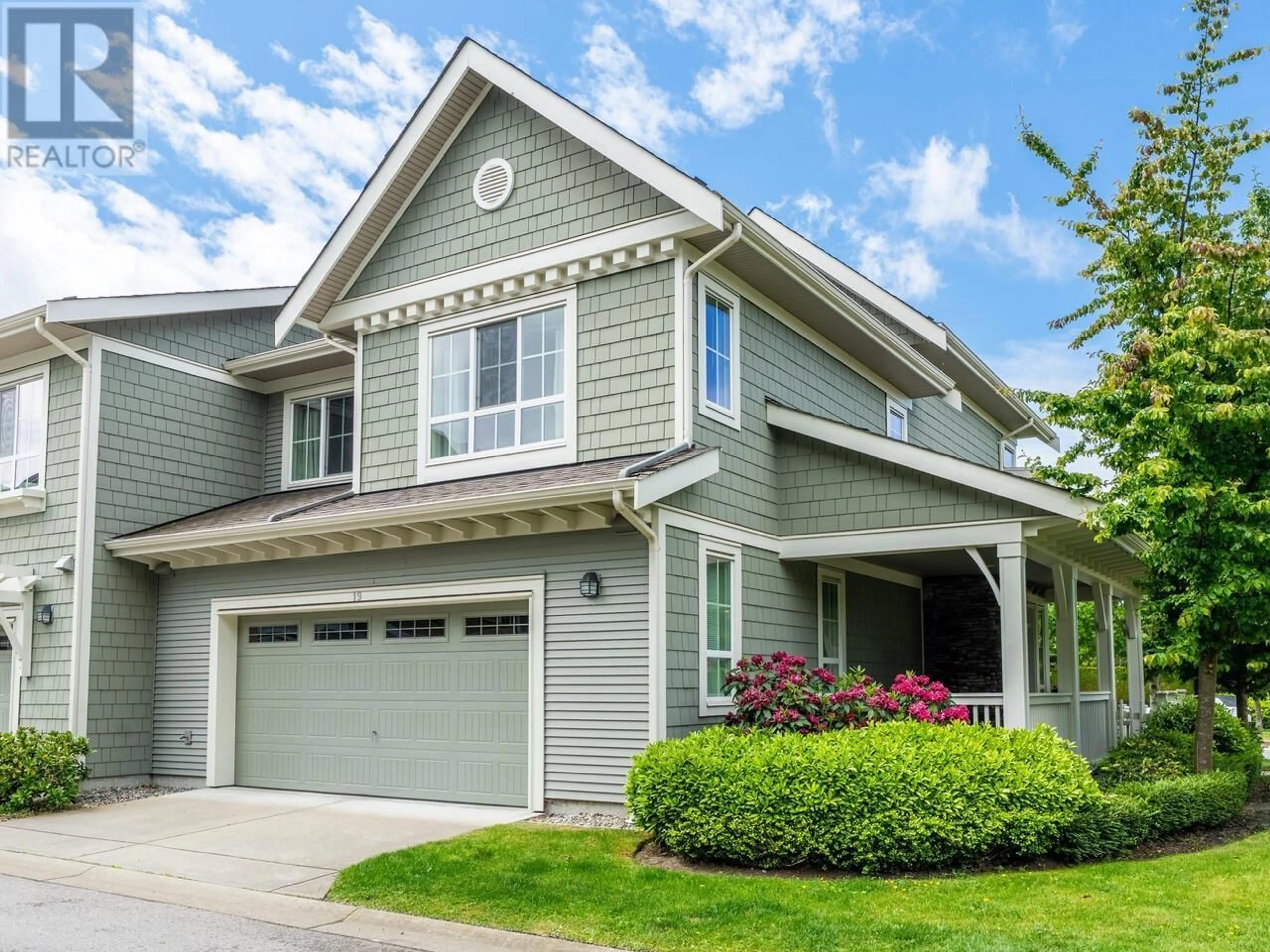 Home with vinyl exterior material, street for 19 - 5510 ADMIRAL WAY, Delta British Columbia V4K0C3