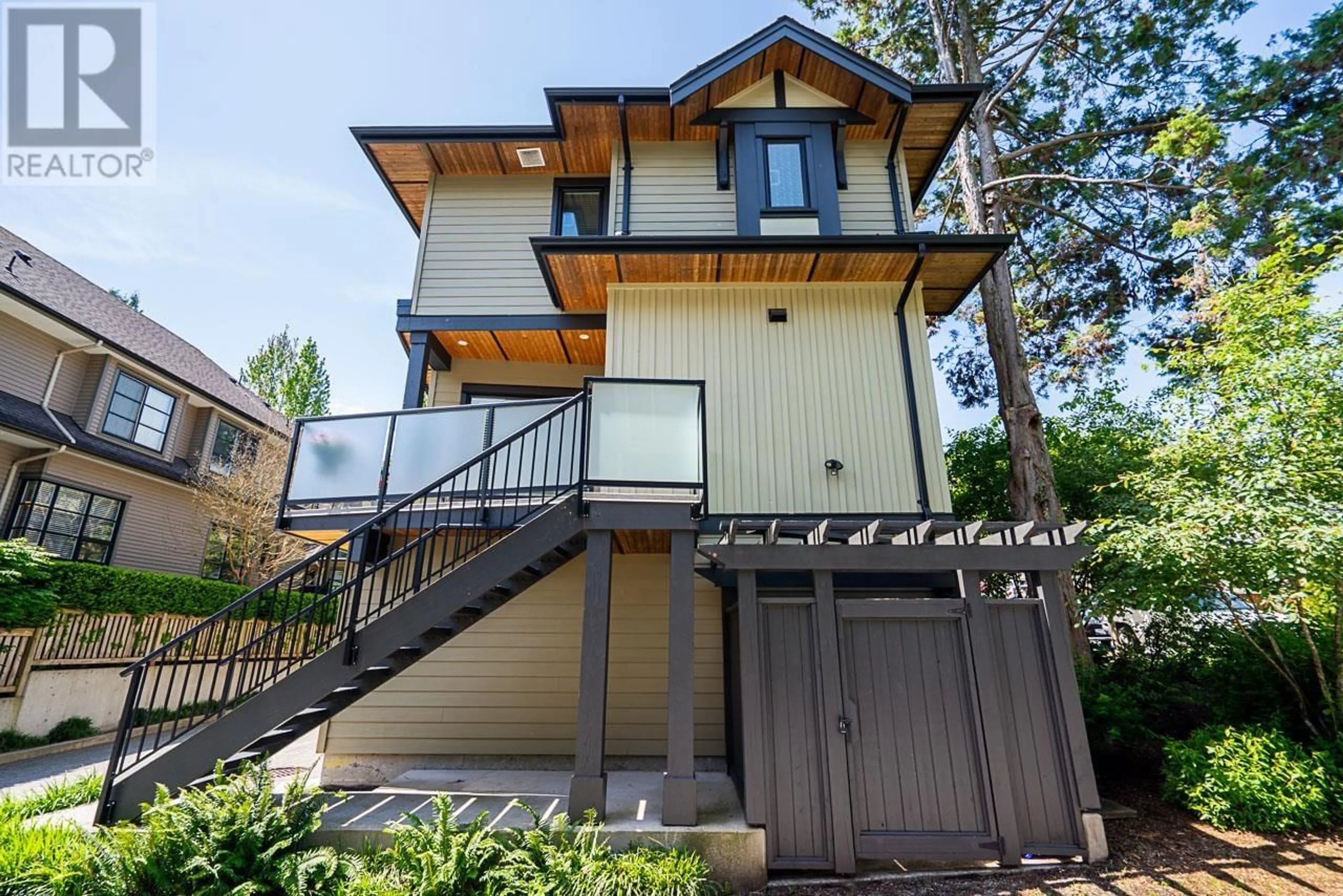 Home with vinyl exterior material, unknown for 1165 HAROLD ROAD, North Vancouver British Columbia V7K1G4