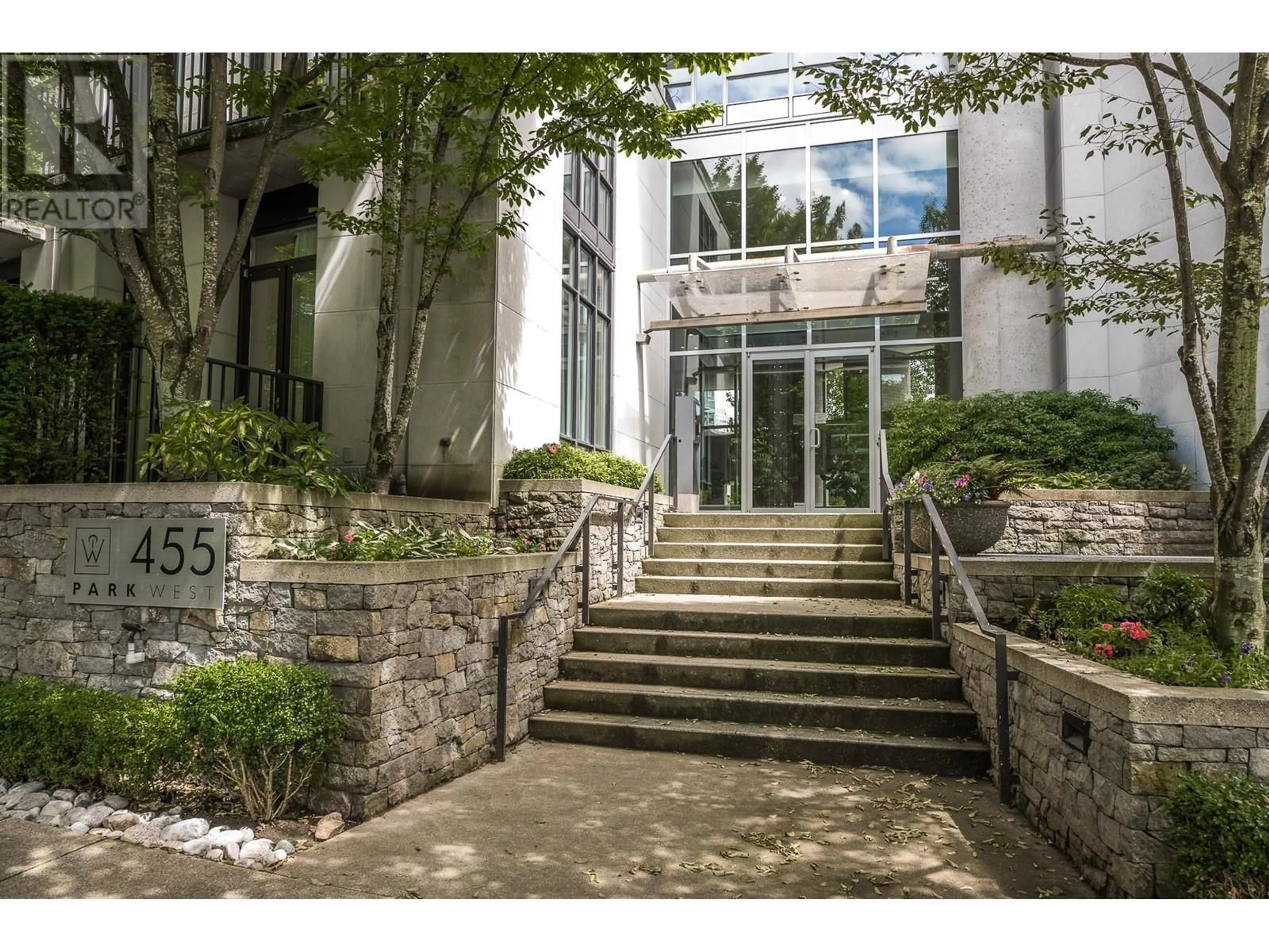 Indoor foyer for 1705 - 455 BEACH CRESCENT, Vancouver British Columbia V6Z3E5