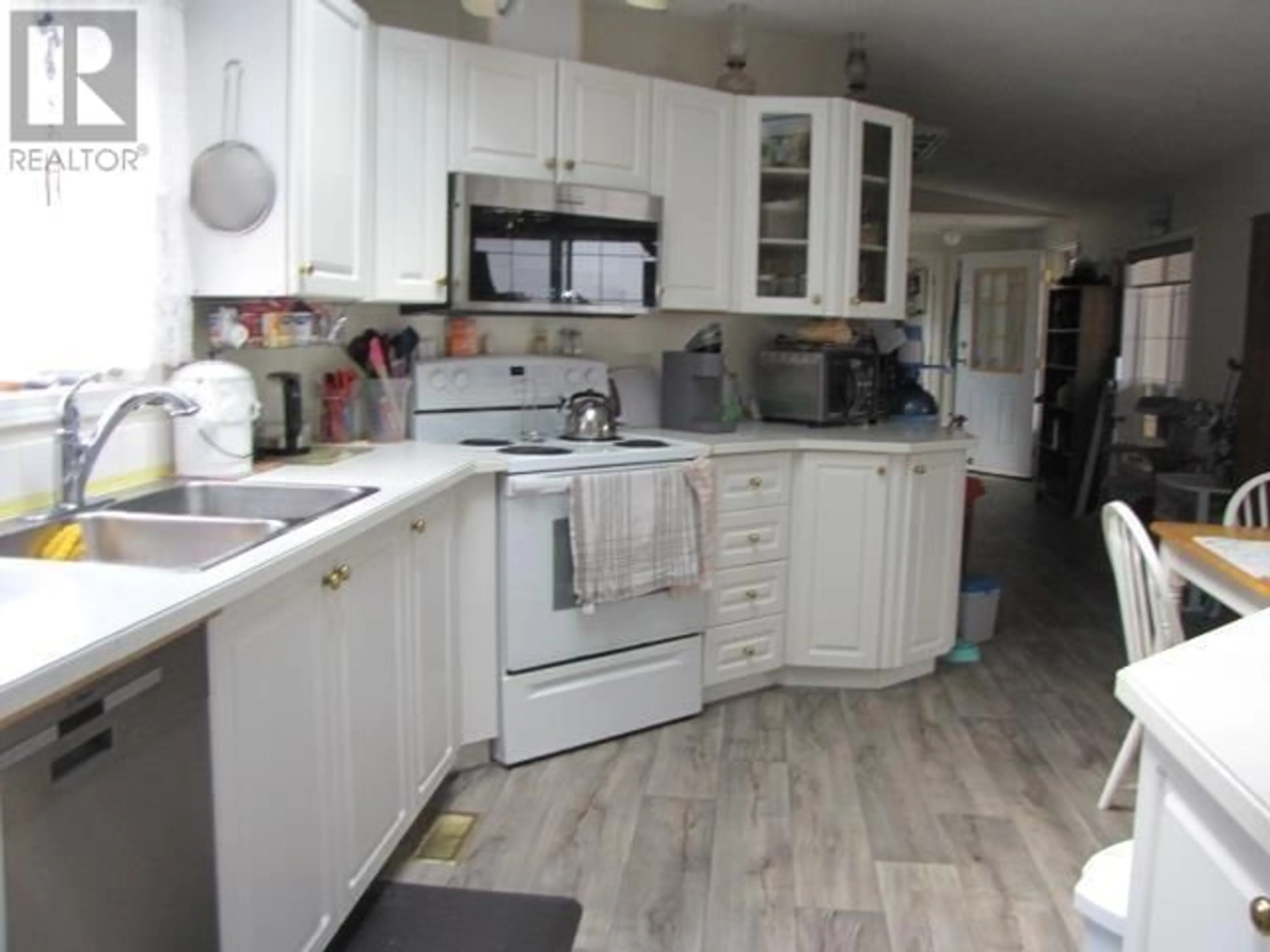 Standard kitchen, unknown for 12 - 3028 PIGEON ROAD, 150 Mile House British Columbia V0K2G0