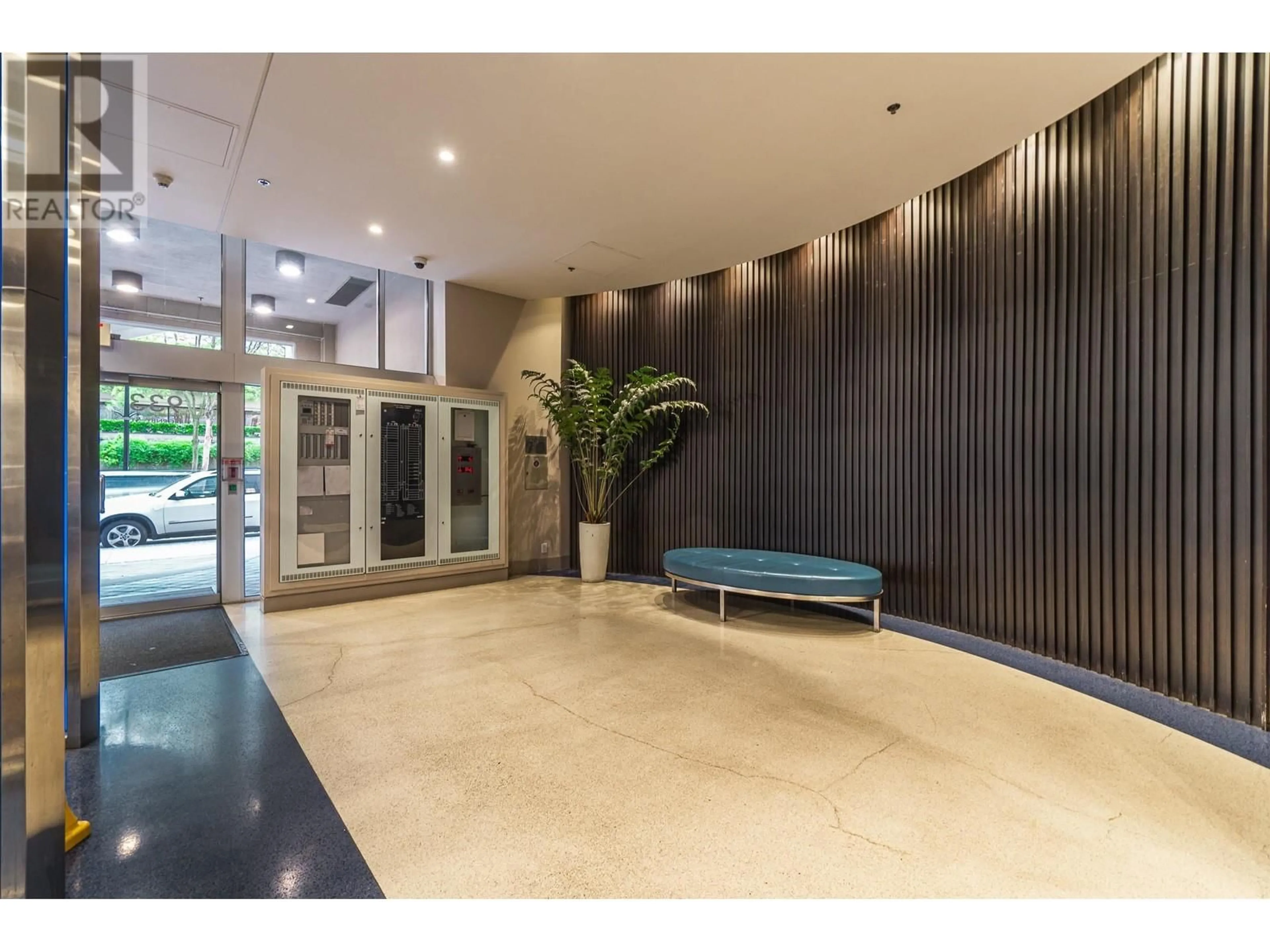 Indoor foyer for 407 - 933 HORNBY STREET, Vancouver British Columbia V6Z3G4