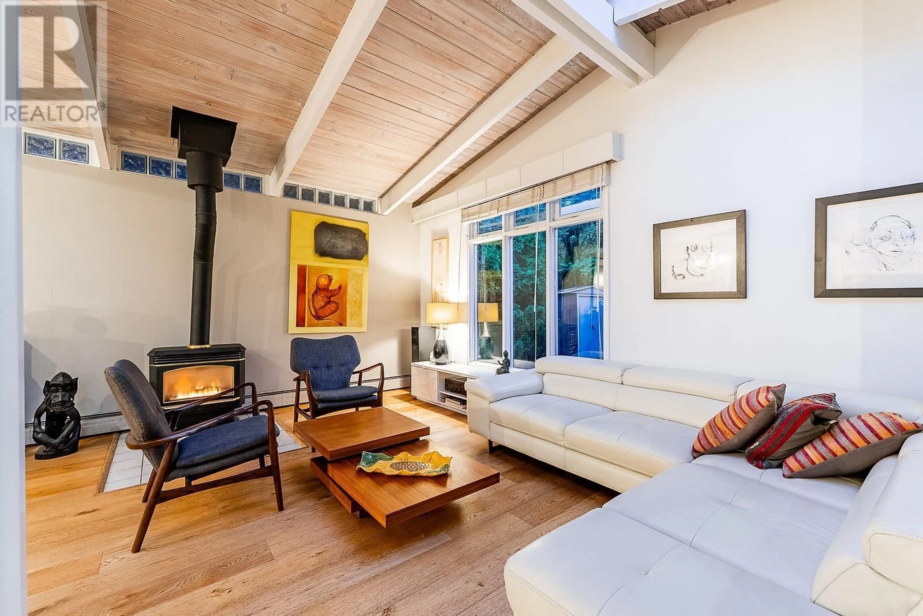 Living room with furniture, wood/laminate floor for 1807 BERKLEY ROAD, North Vancouver British Columbia V7H1Y9