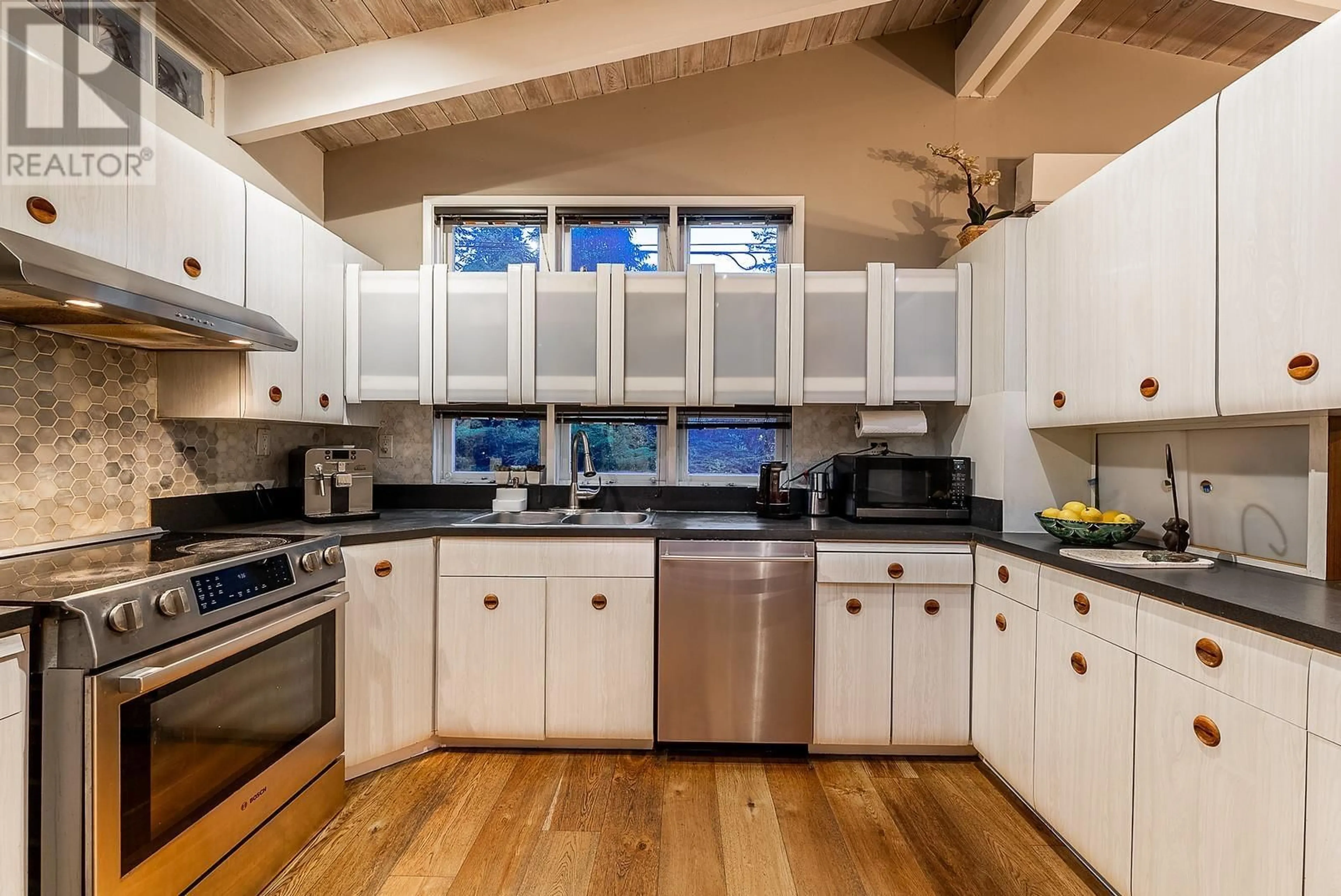 Unknown for 1807 BERKLEY ROAD, North Vancouver British Columbia V7H1Y9