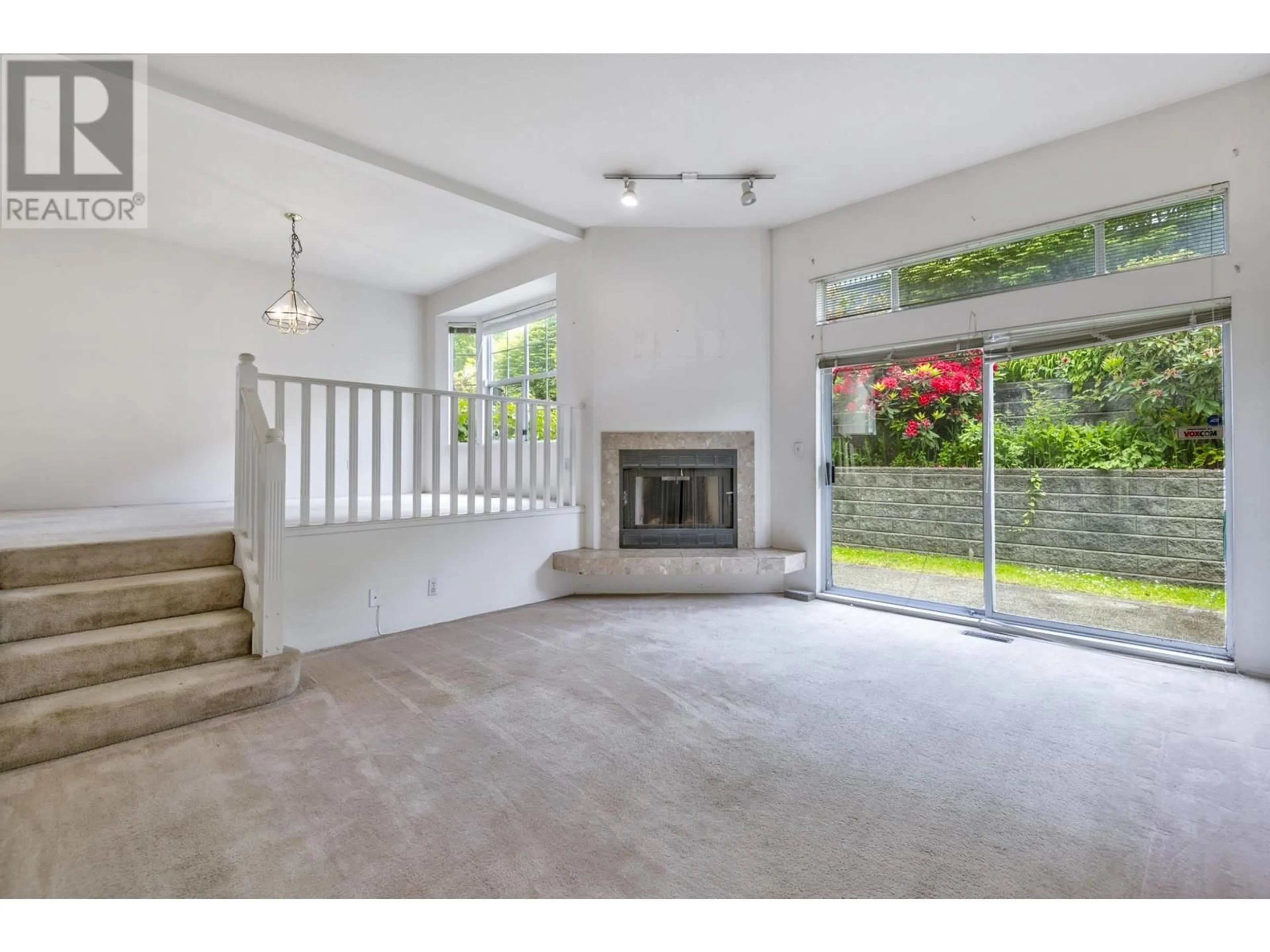 Indoor foyer for 2207 PORTSIDE COURT, Vancouver British Columbia V5P4T9