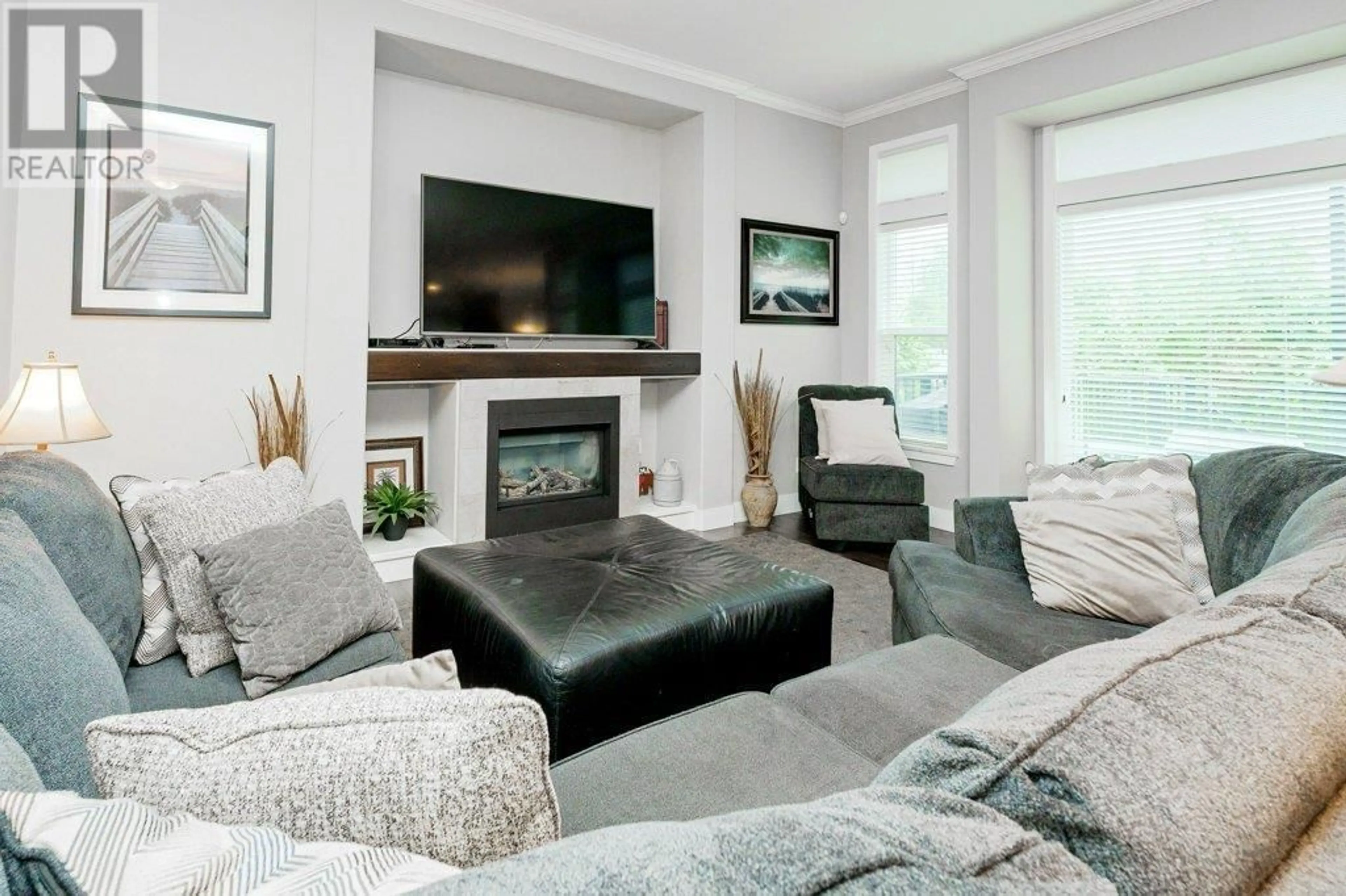 Living room with furniture, unknown for 1310 FIFESHIRE STREET, Coquitlam British Columbia V3E0C8