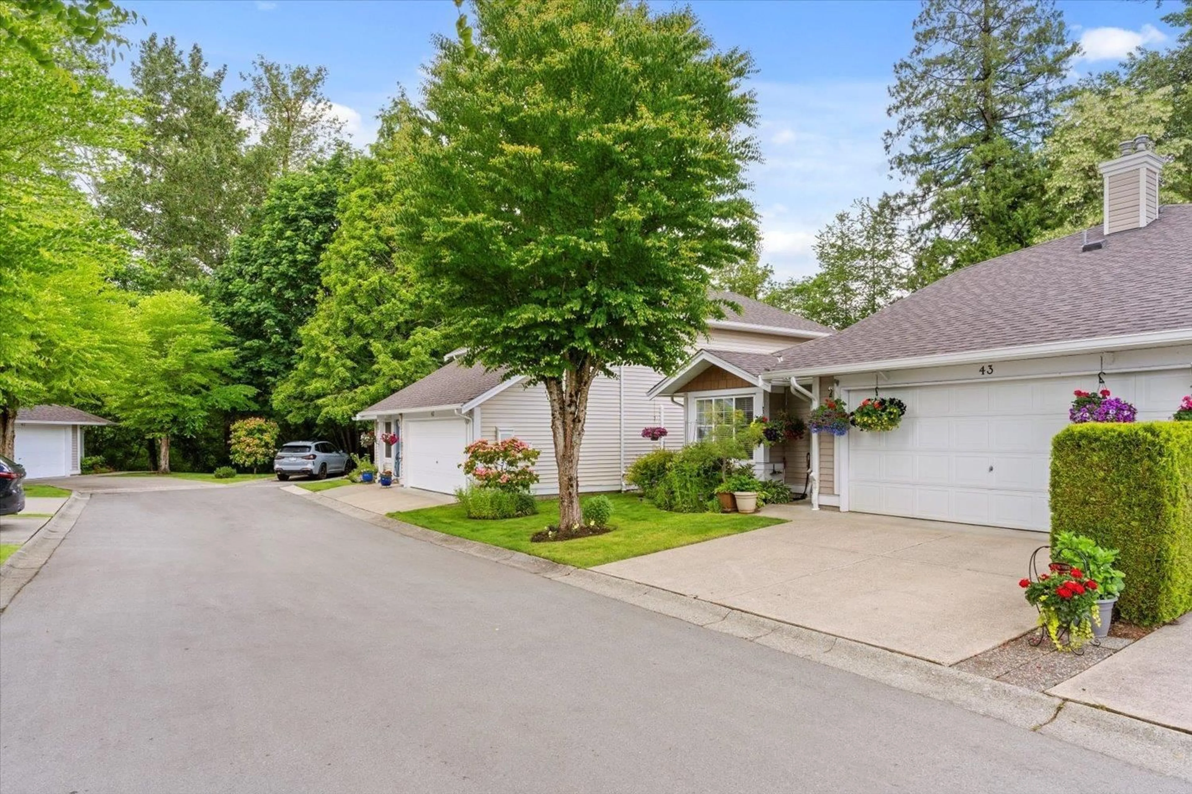 A pic from outside/outdoor area/front of a property/back of a property/a pic from drone, street for 43 - 6885 184, Surrey British Columbia V3S9G1