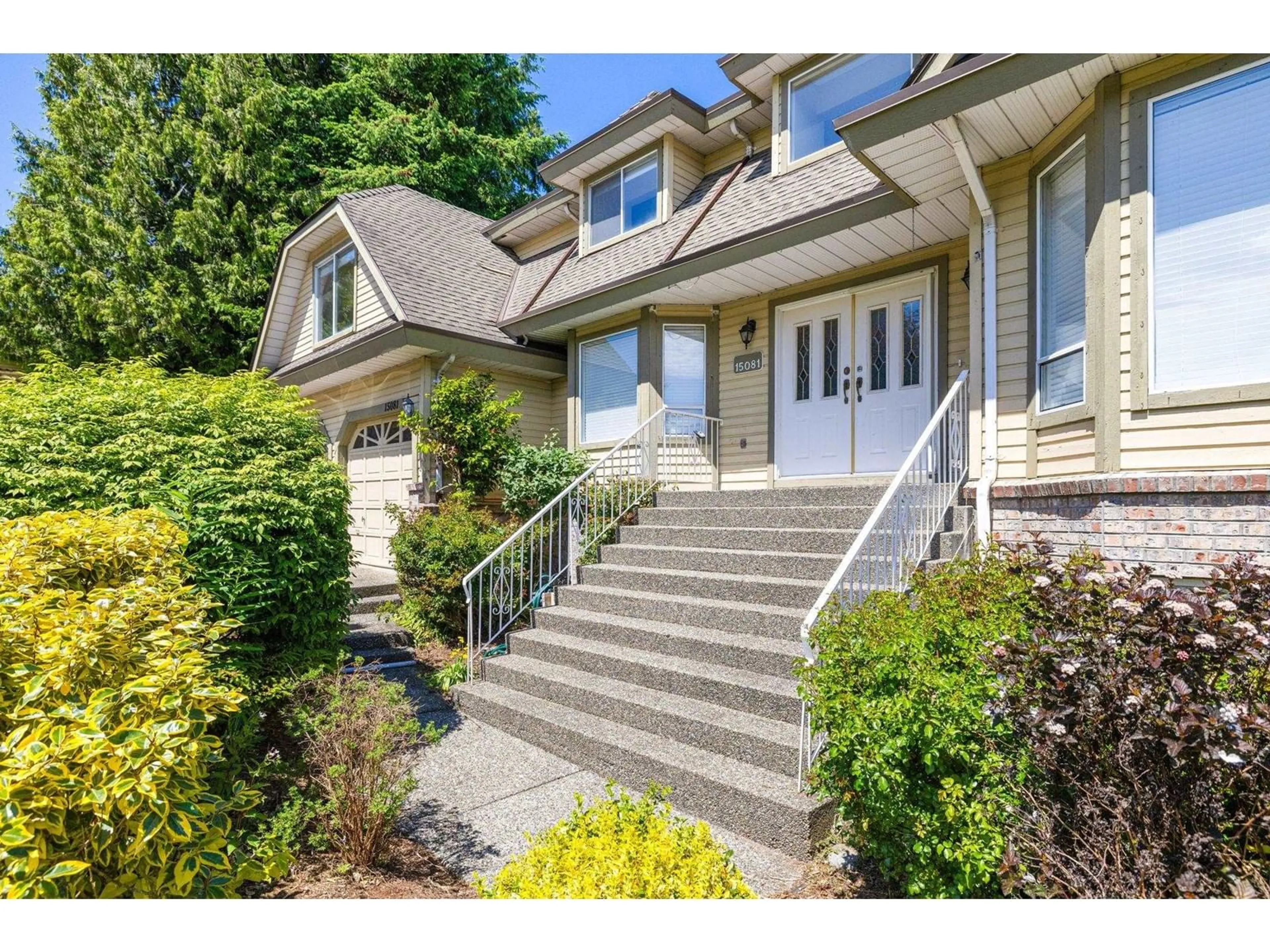 Home with vinyl exterior material, street for 15081 73, Surrey British Columbia V3S7A7
