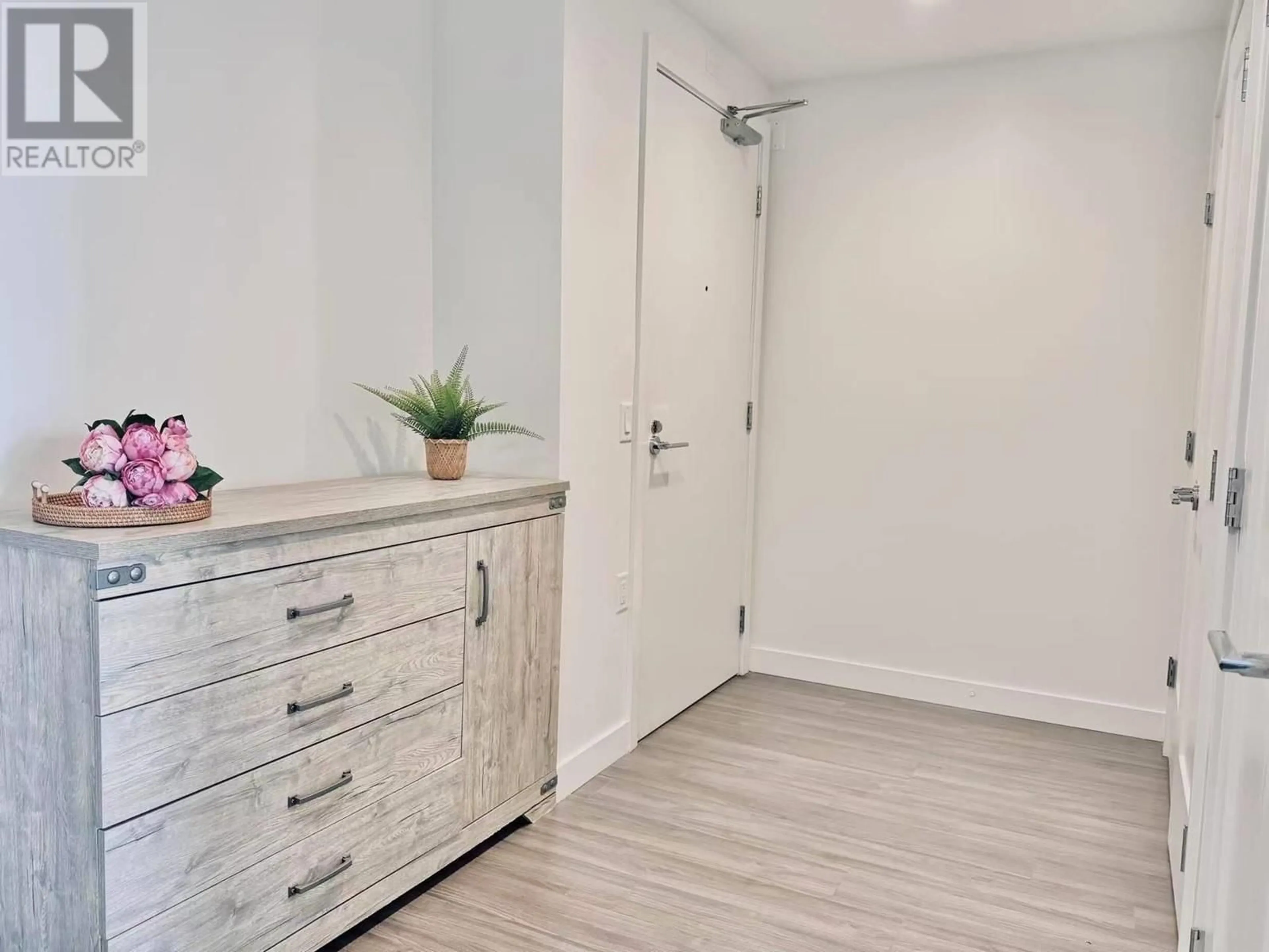 Indoor entryway for 3006 - 2311 BETA AVENUE, Burnaby British Columbia V5C0M1