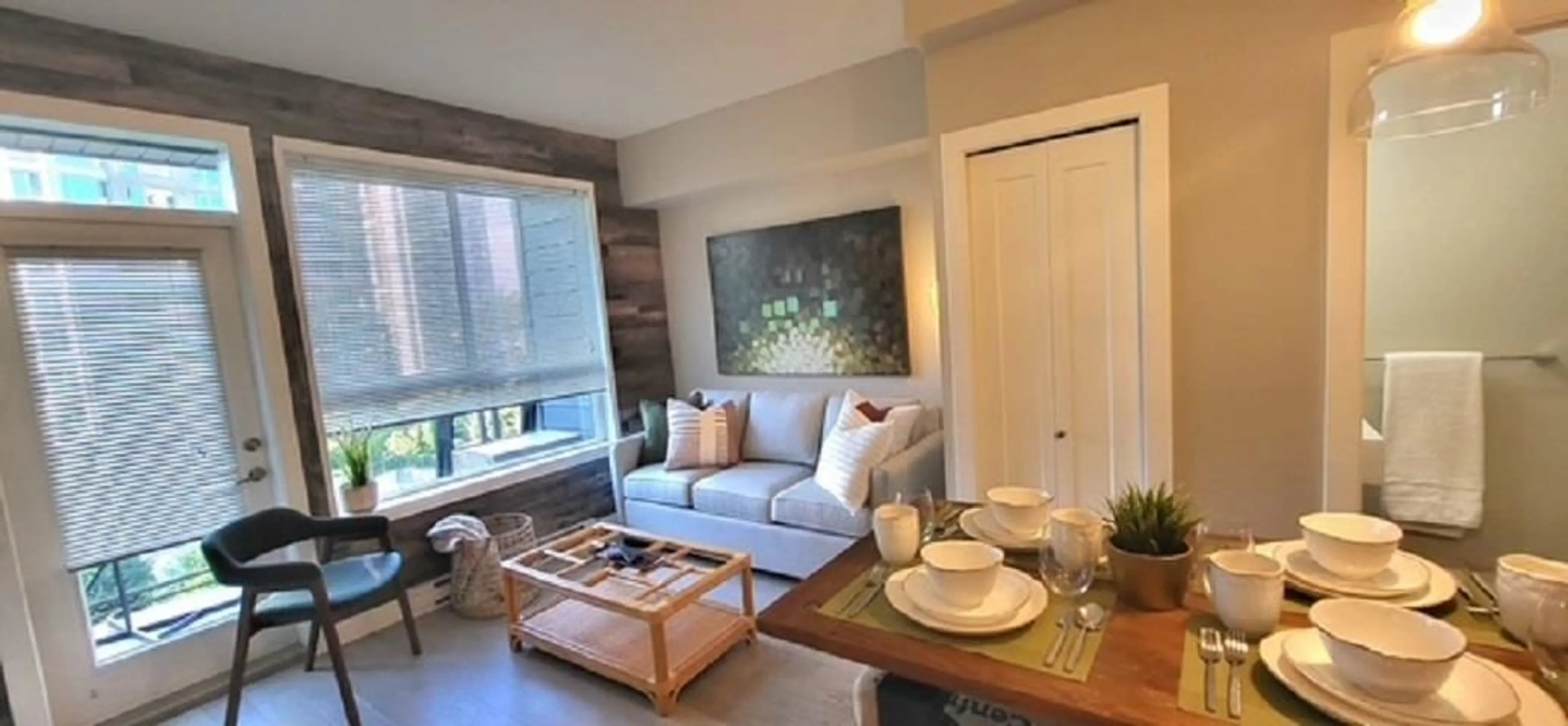 Living room with furniture, wood/laminate floor for 509 - 3090 GLADWIN, Abbotsford British Columbia V0M1A1