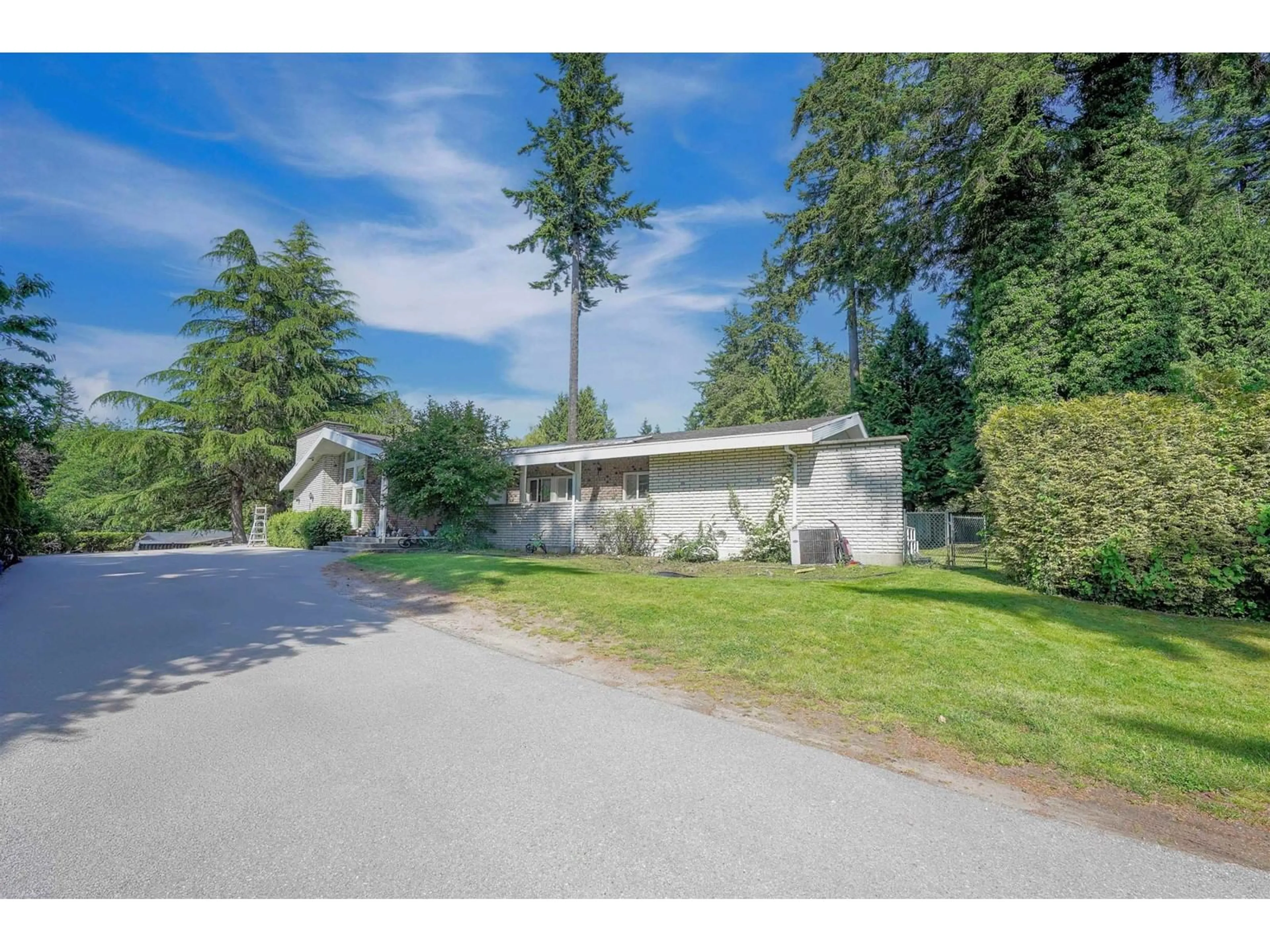 A pic from outside/outdoor area/front of a property/back of a property/a pic from drone, street for 2644 140, Surrey British Columbia V4P2C7