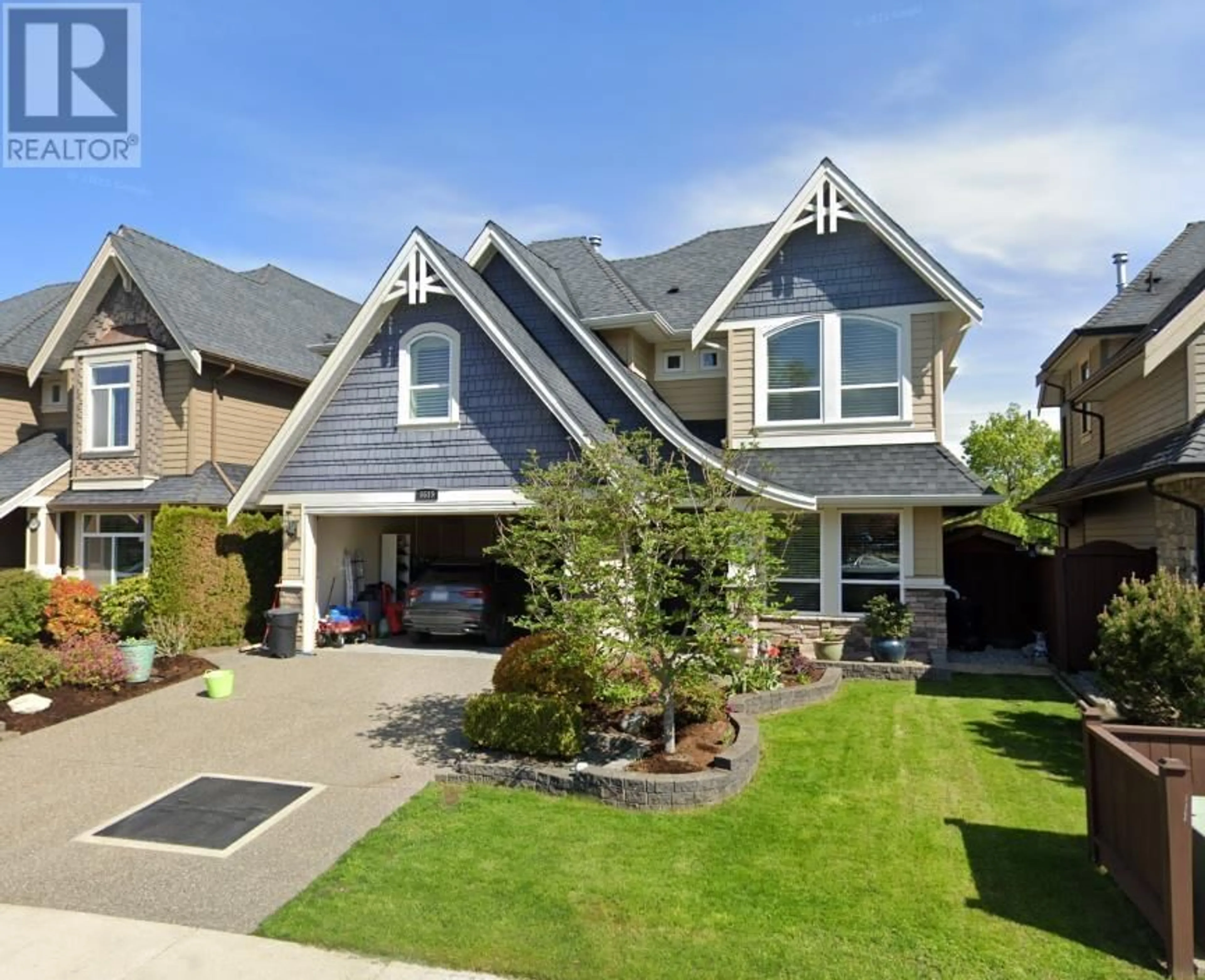 Home with vinyl exterior material, street for 5515 COVE INLET ROAD, Delta British Columbia V4K5H2