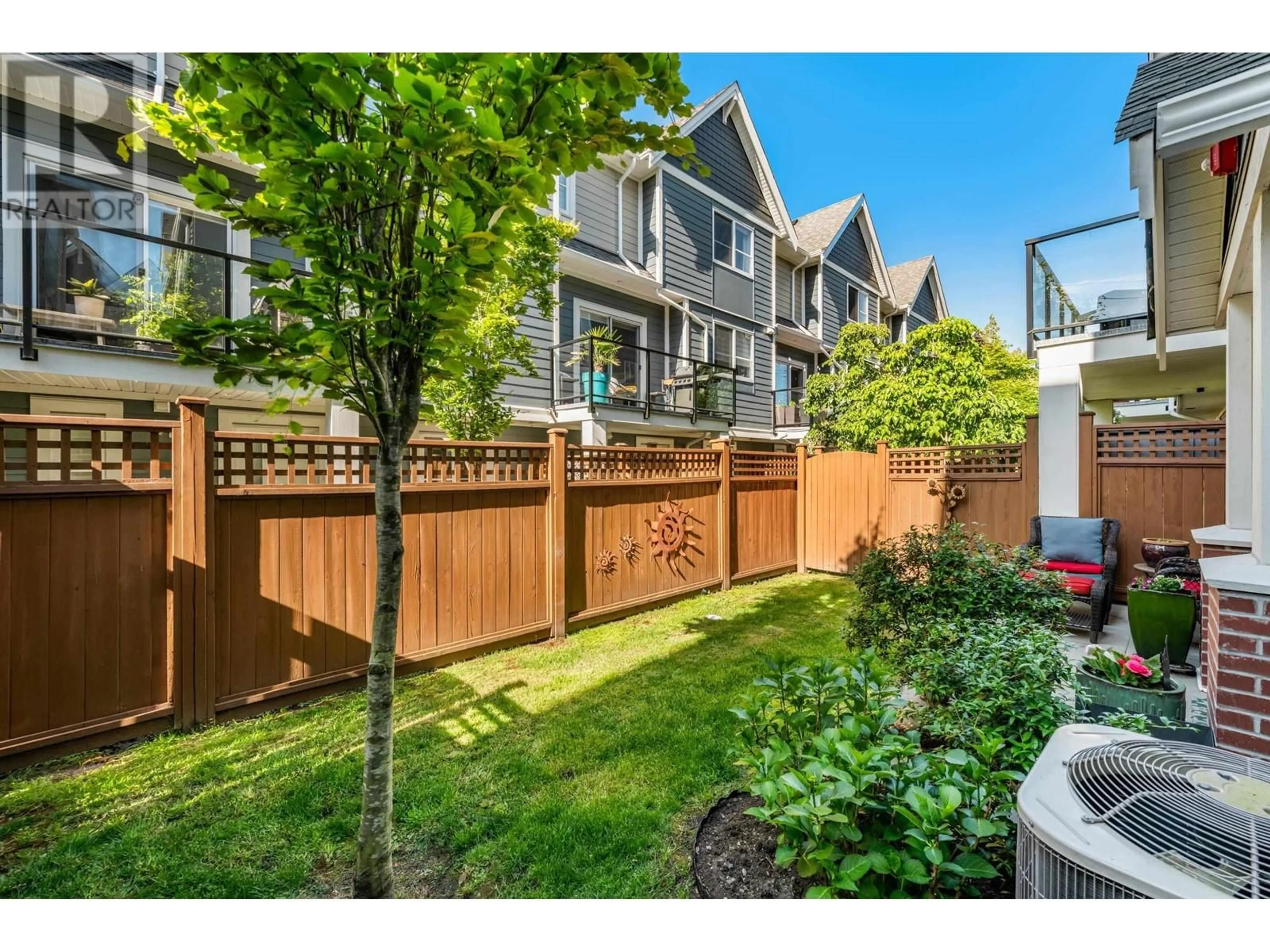 Patio, street for 17 - 5377 8A AVENUE, Tsawwassen British Columbia V4M0E2