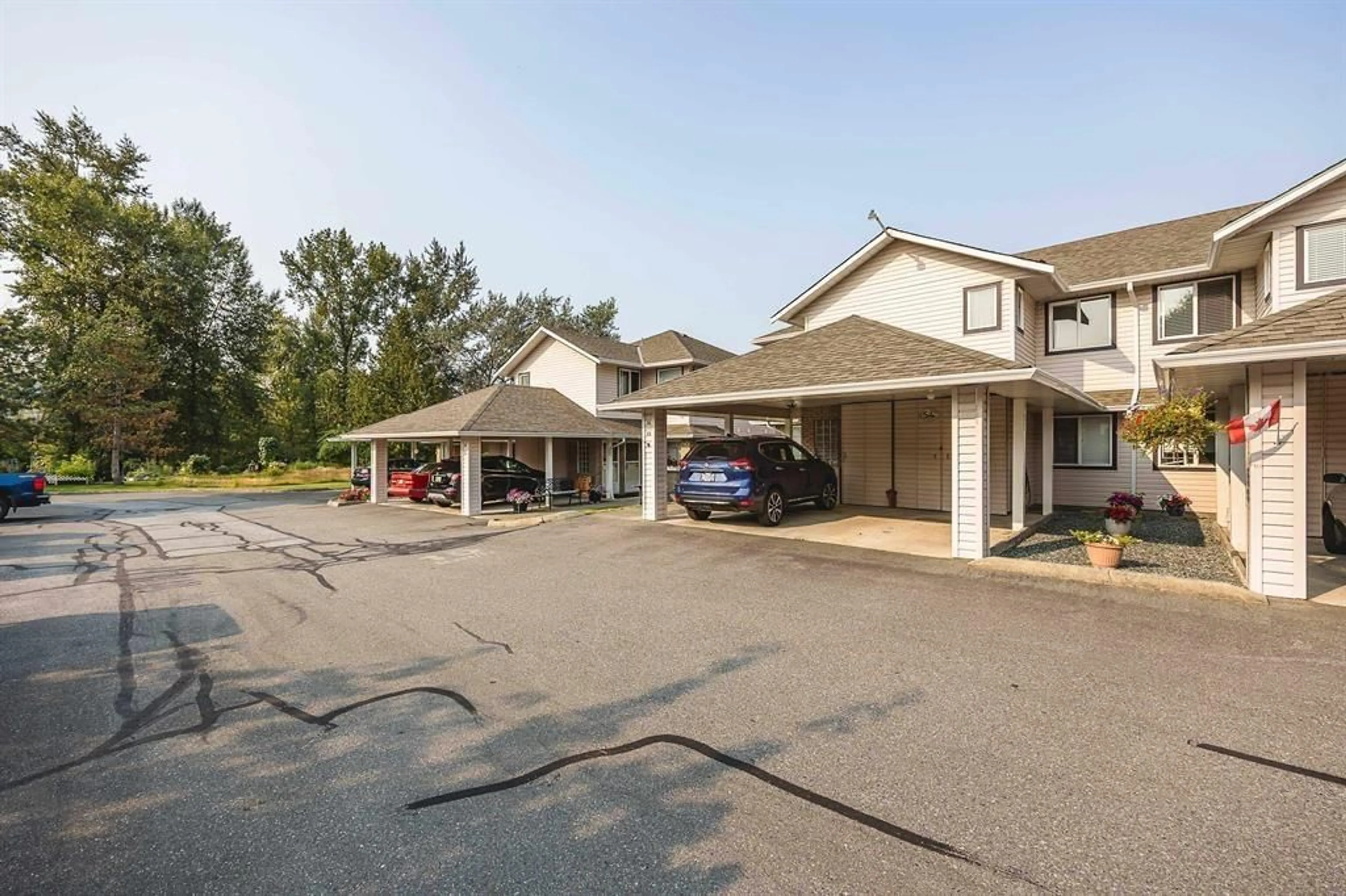 Patio, mountain view for 54 - 15020 66A, Surrey British Columbia V3S2A5