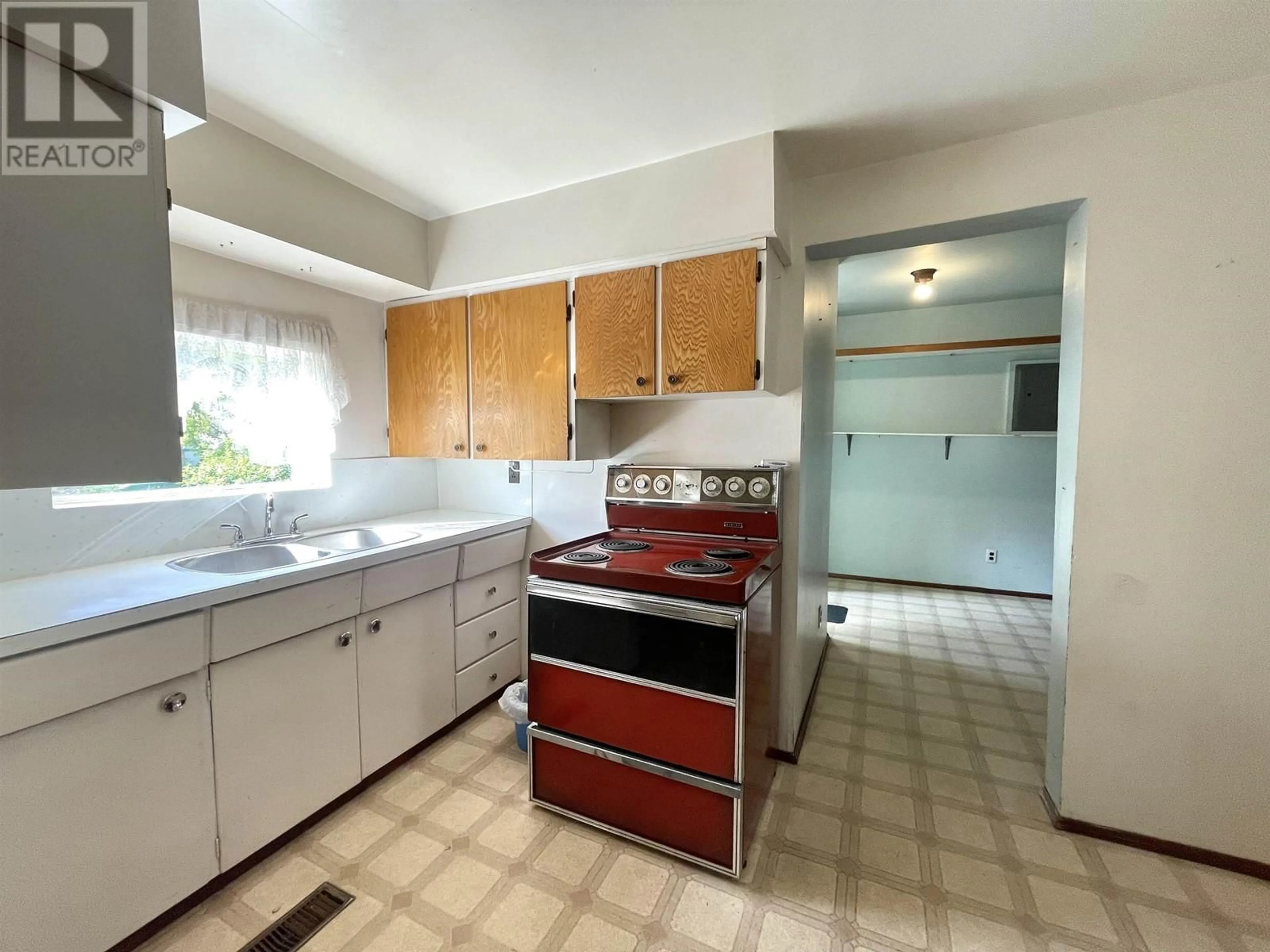 Standard kitchen, unknown for 3523 2ND AVENUE, Smithers British Columbia V0J2N0